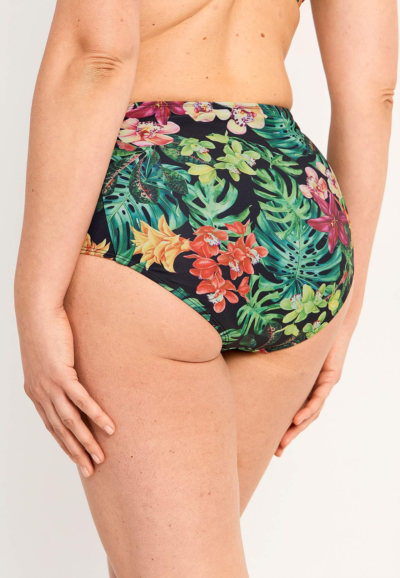 Dół bikini w kwiaty z wysokim stanem
