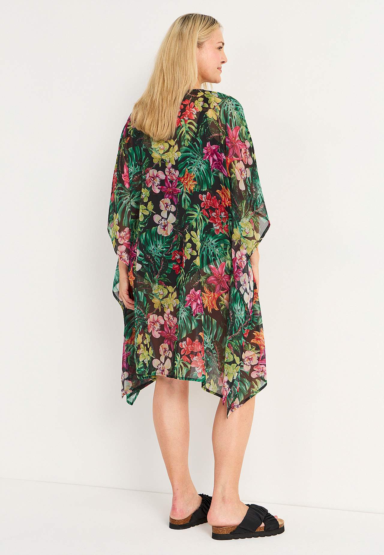 Wzorzysty kaftan na plażę