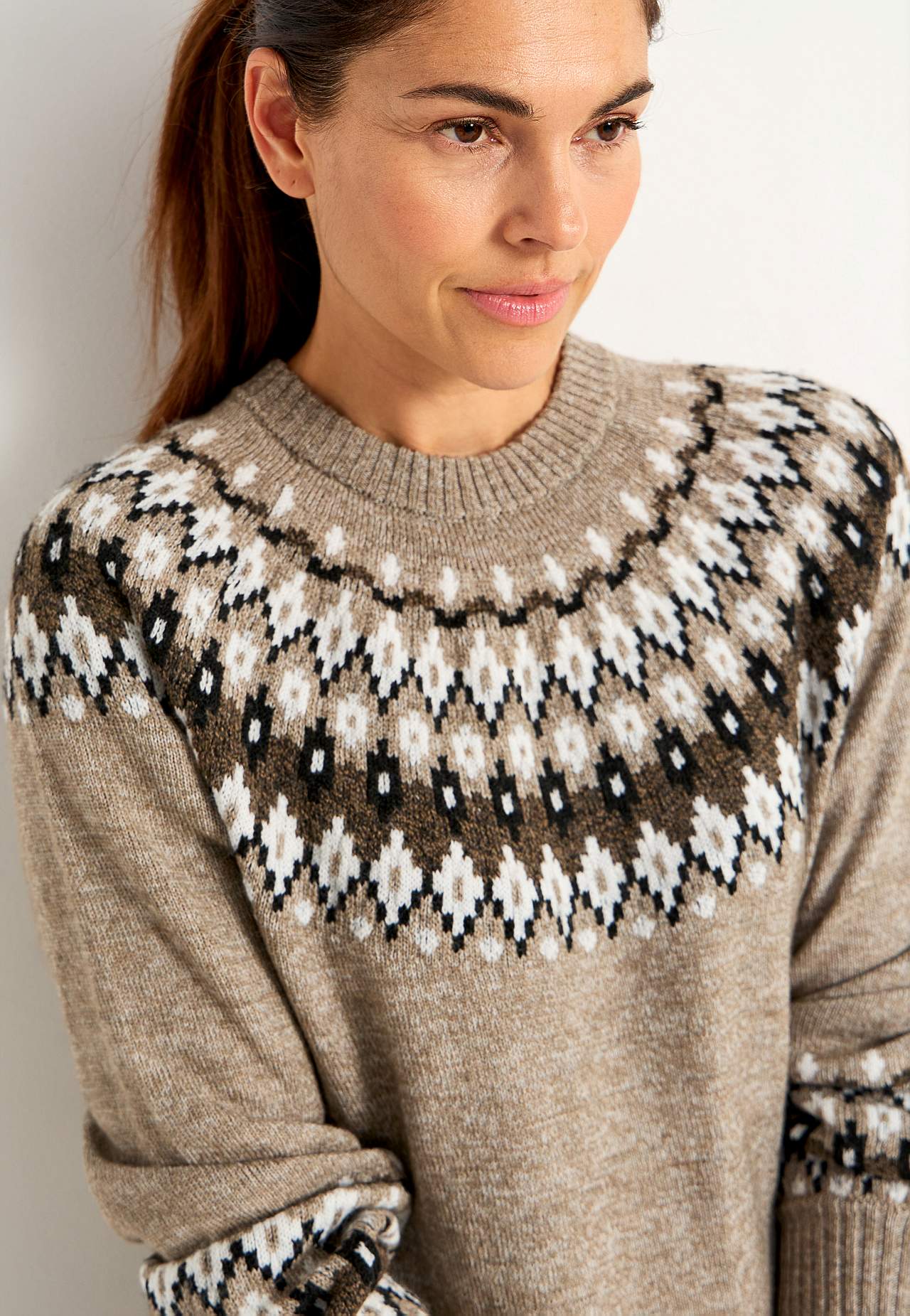 Dzianinowy sweter we wzorze żakardowym