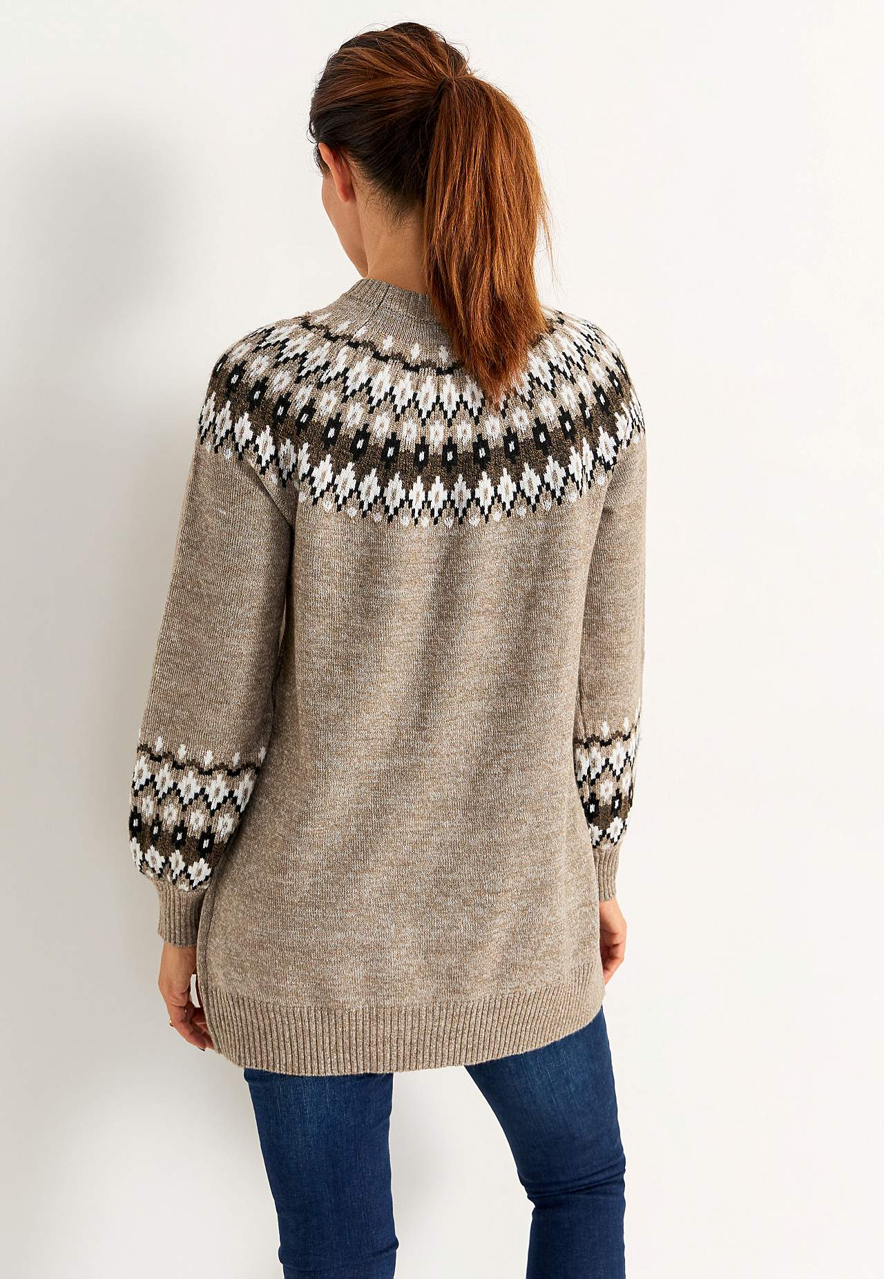 Dzianinowy sweter we wzorze żakardowym