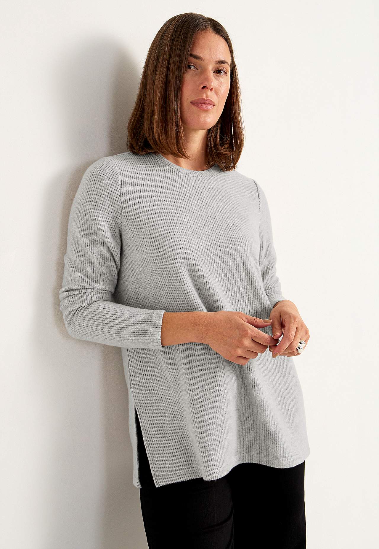 Super miękki sweter z rozcięciami