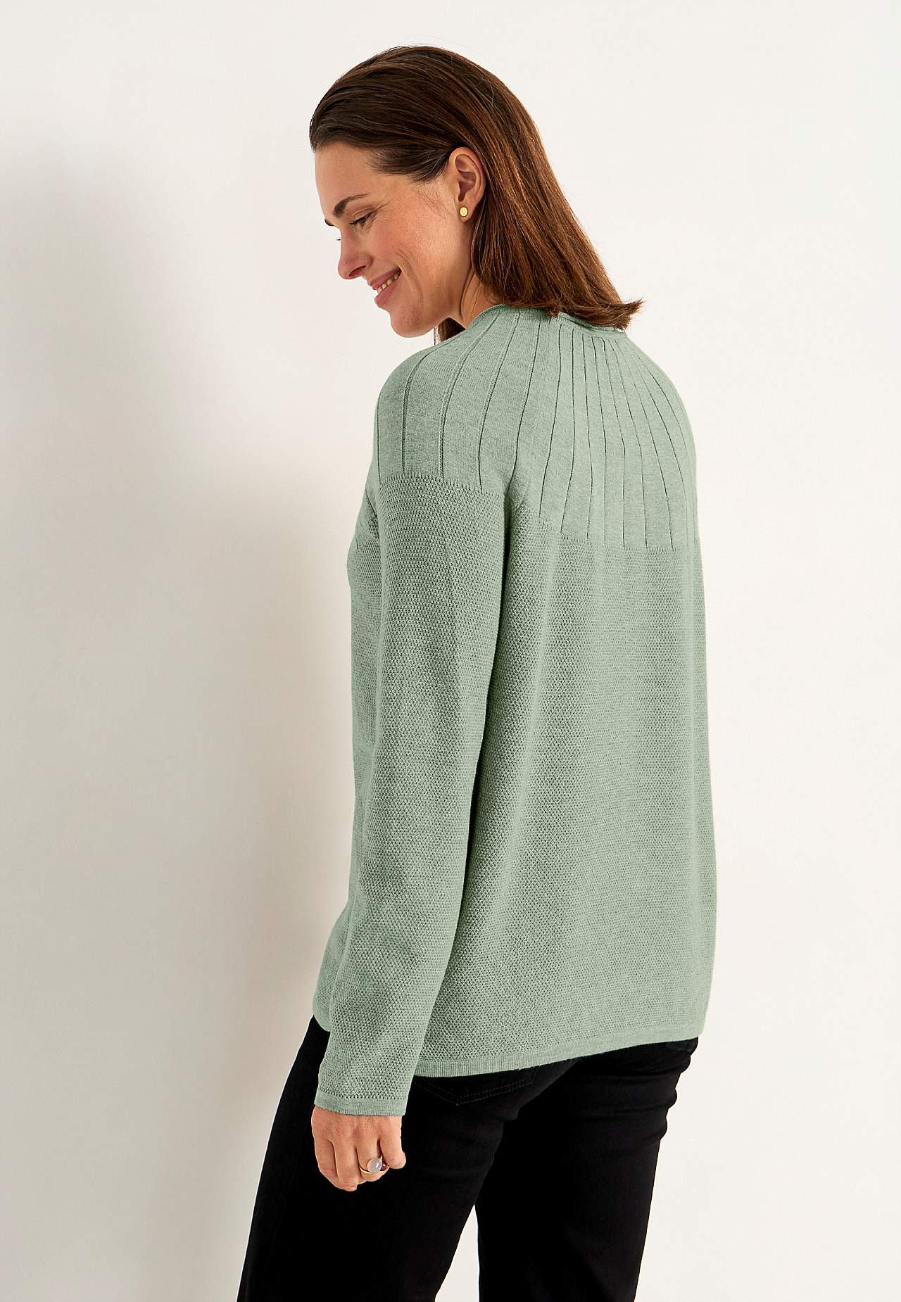 Sweter cienko dziergany