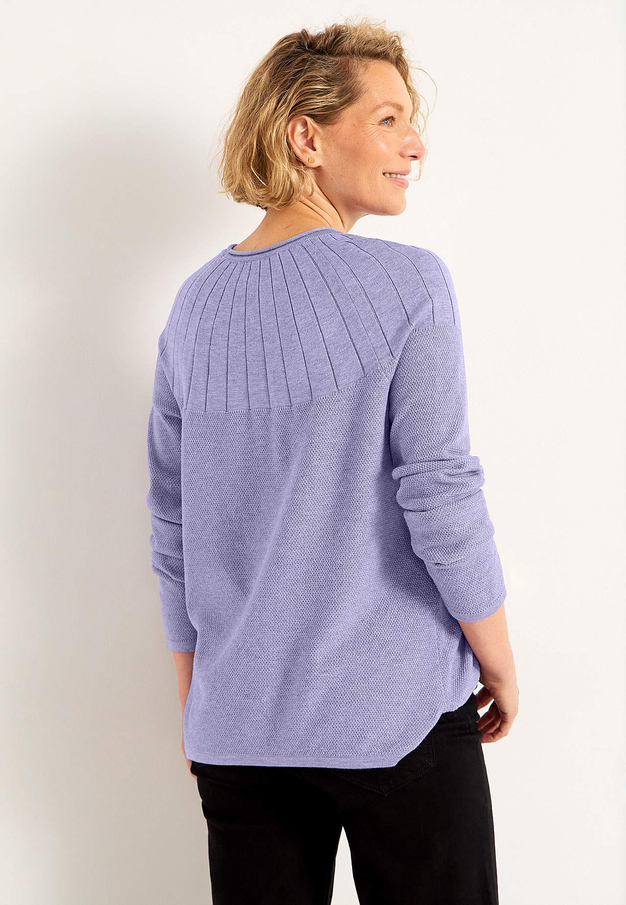 Sweter cienko dziergany