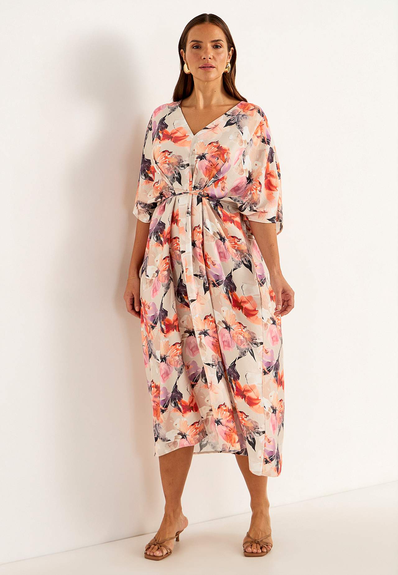 Odświętna i wielofunkcyjna sukienka kimono