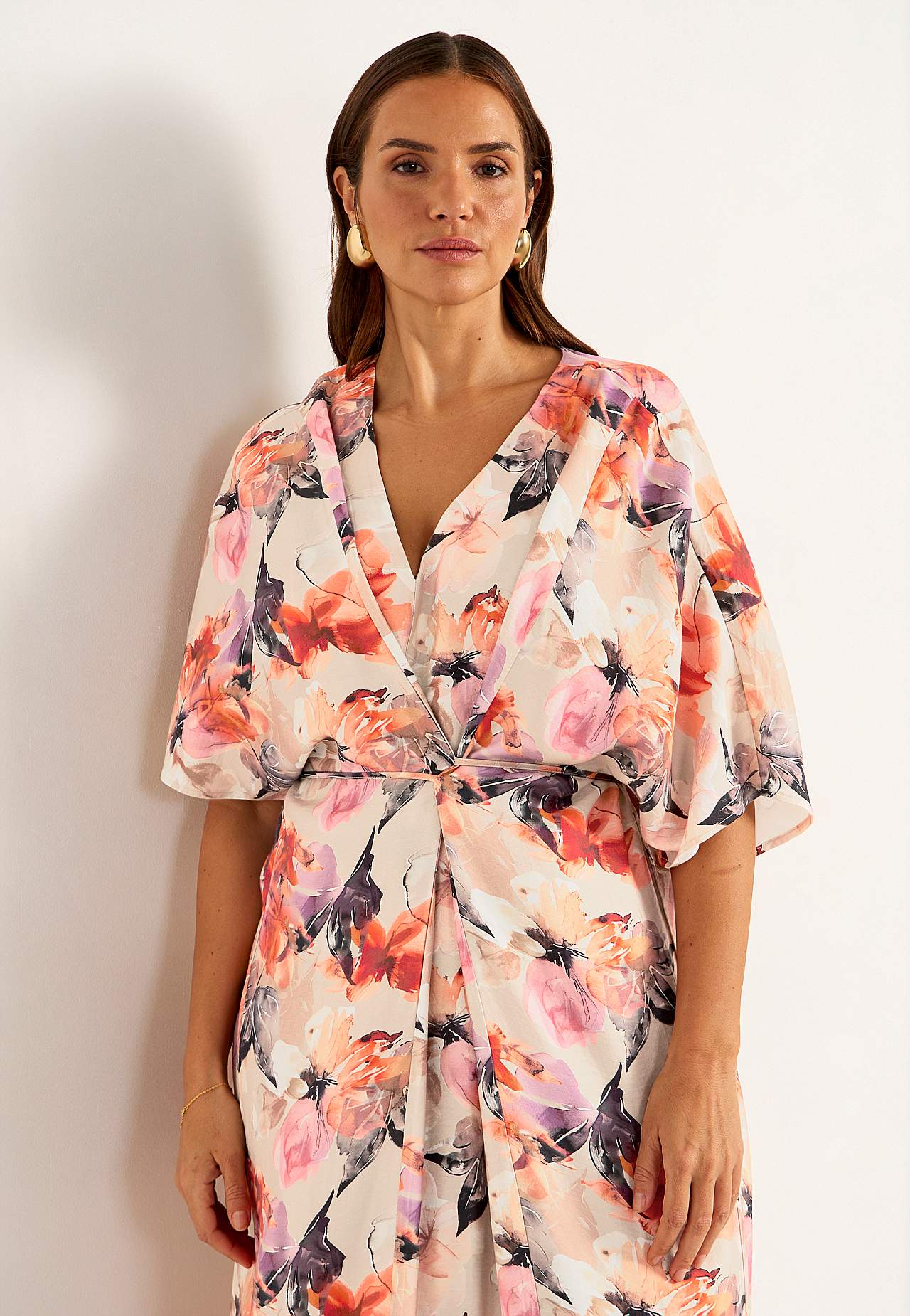 Odświętna i wielofunkcyjna sukienka kimono