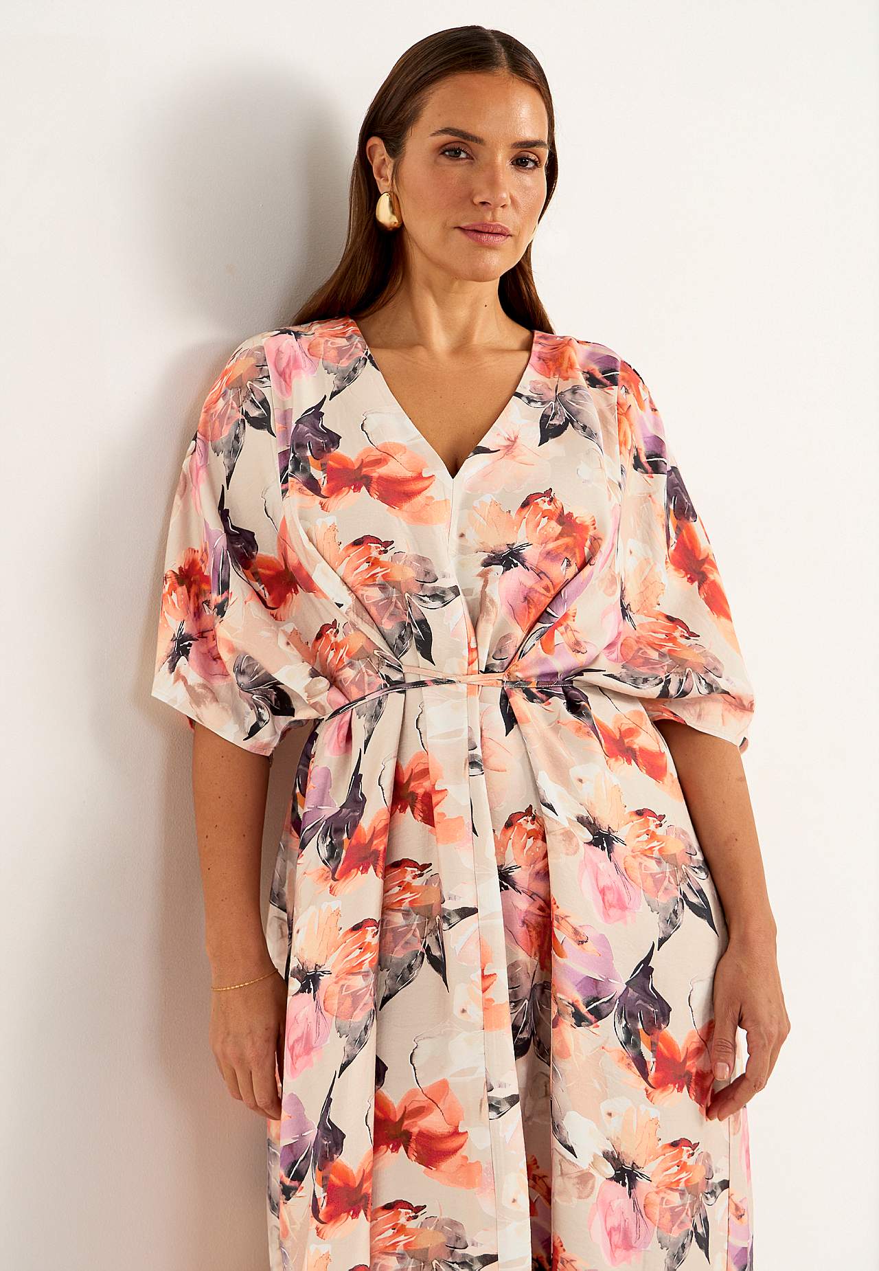 Odświętna i wielofunkcyjna sukienka kimono