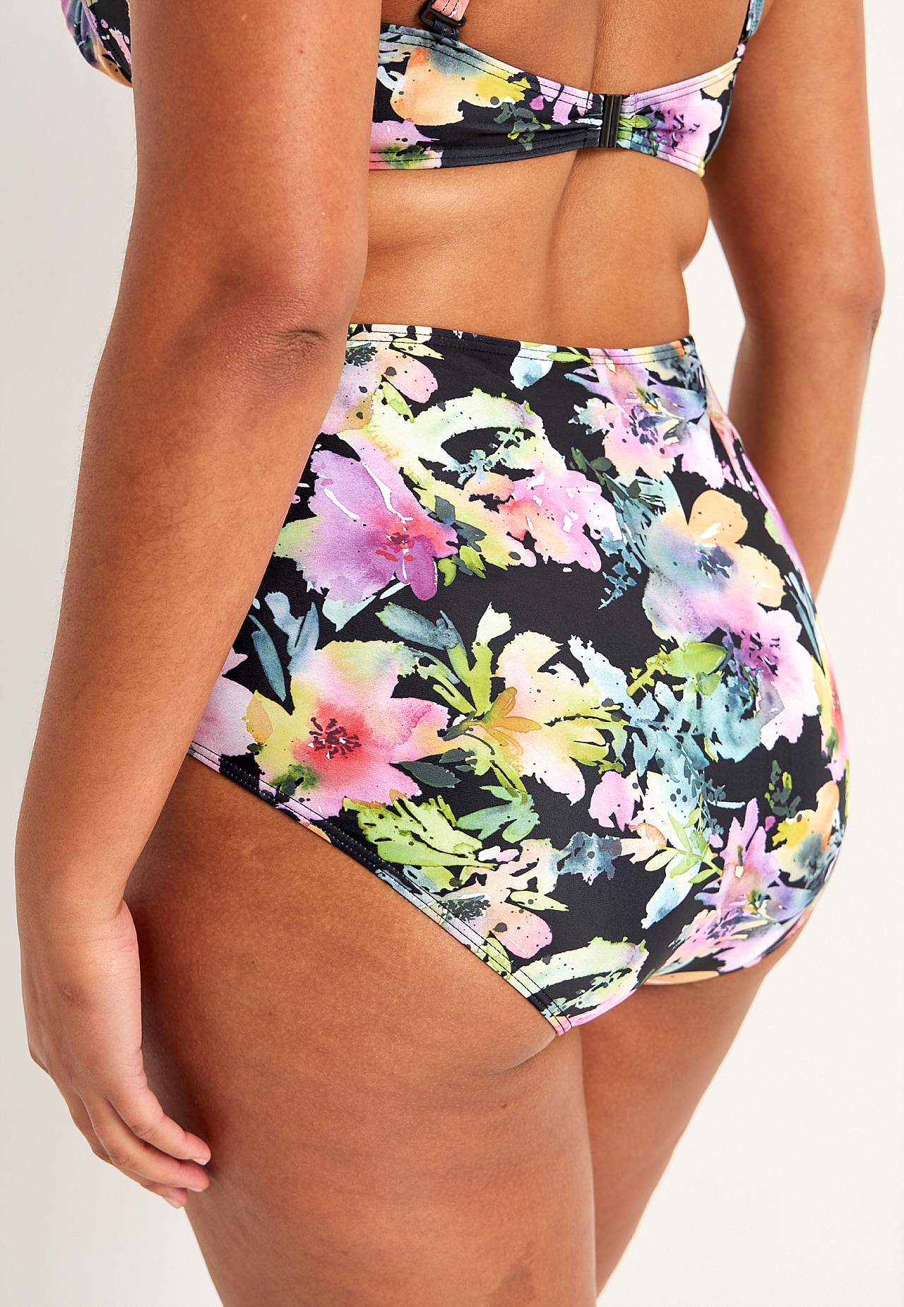Marszczony dół bikini z wysokim stanem