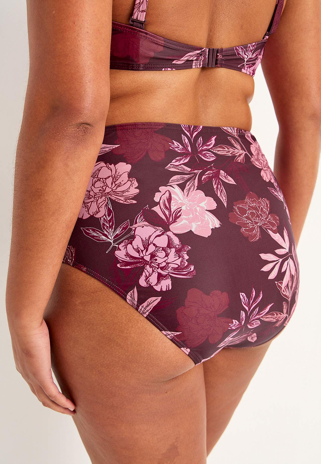 Dół bikini z wysokim stanem