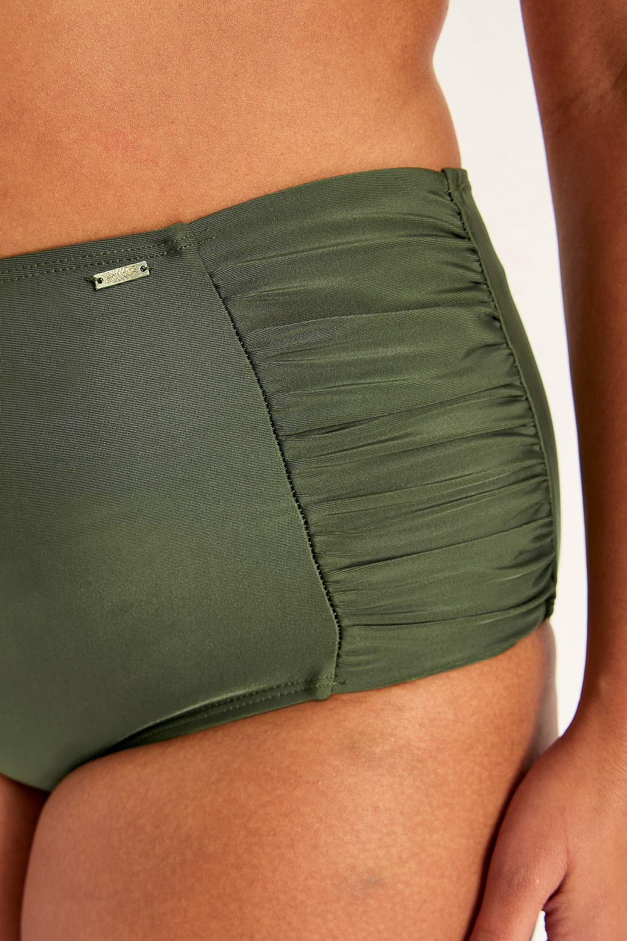 Jednokolorowy dół bikini z wysokim stanem