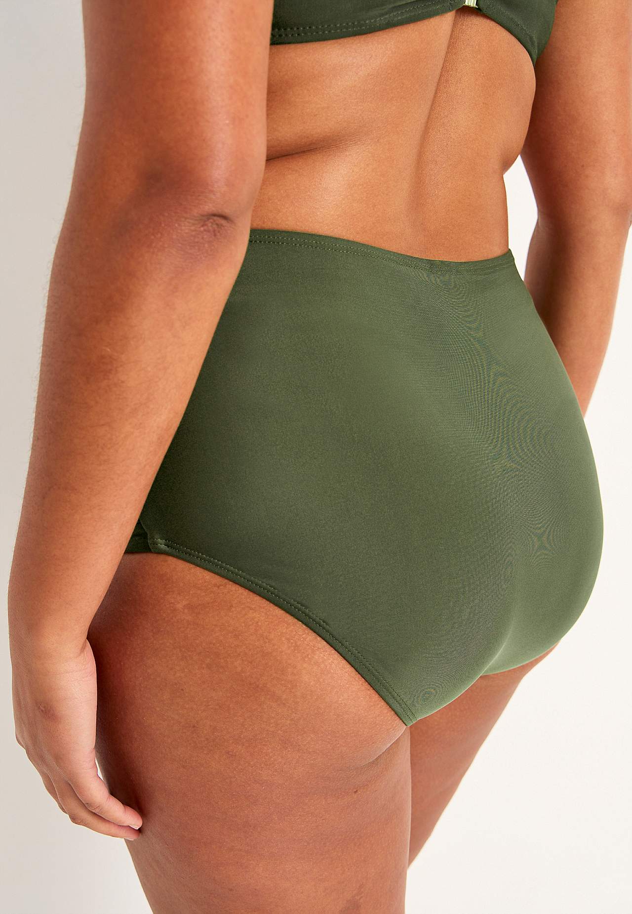 Jednokolorowy dół bikini z wysokim stanem