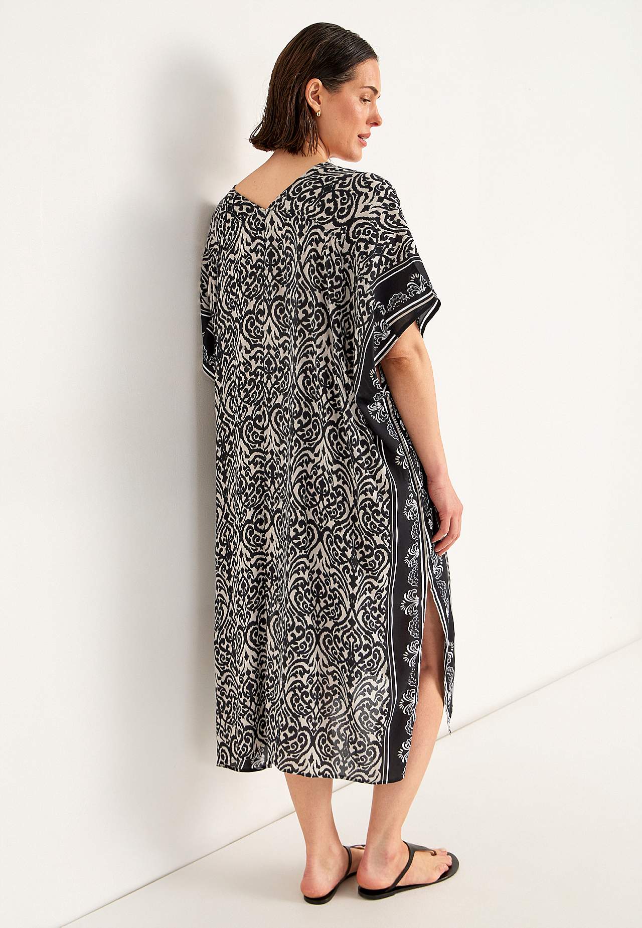 Kaftan na plażę z guzikami