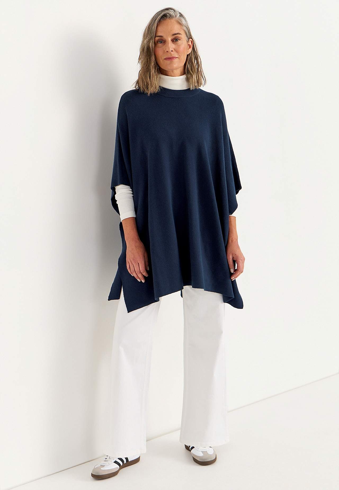 Ponczo cienko dziergany