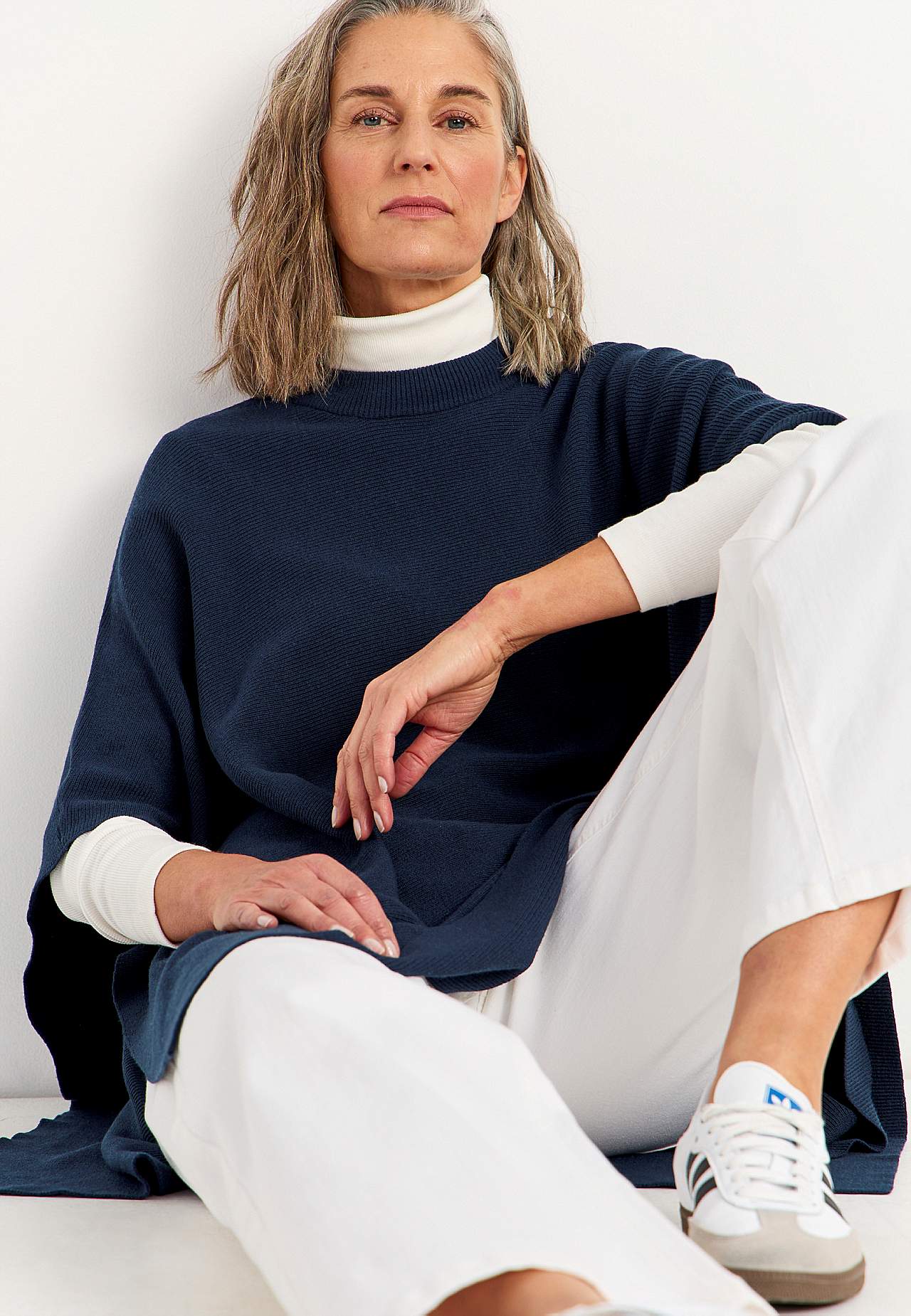 Ponczo cienko dziergany