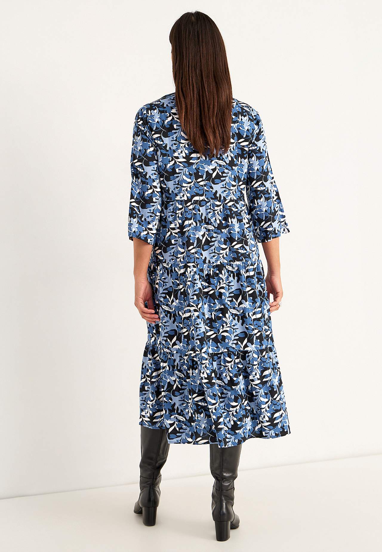 Sukienka z falbankami