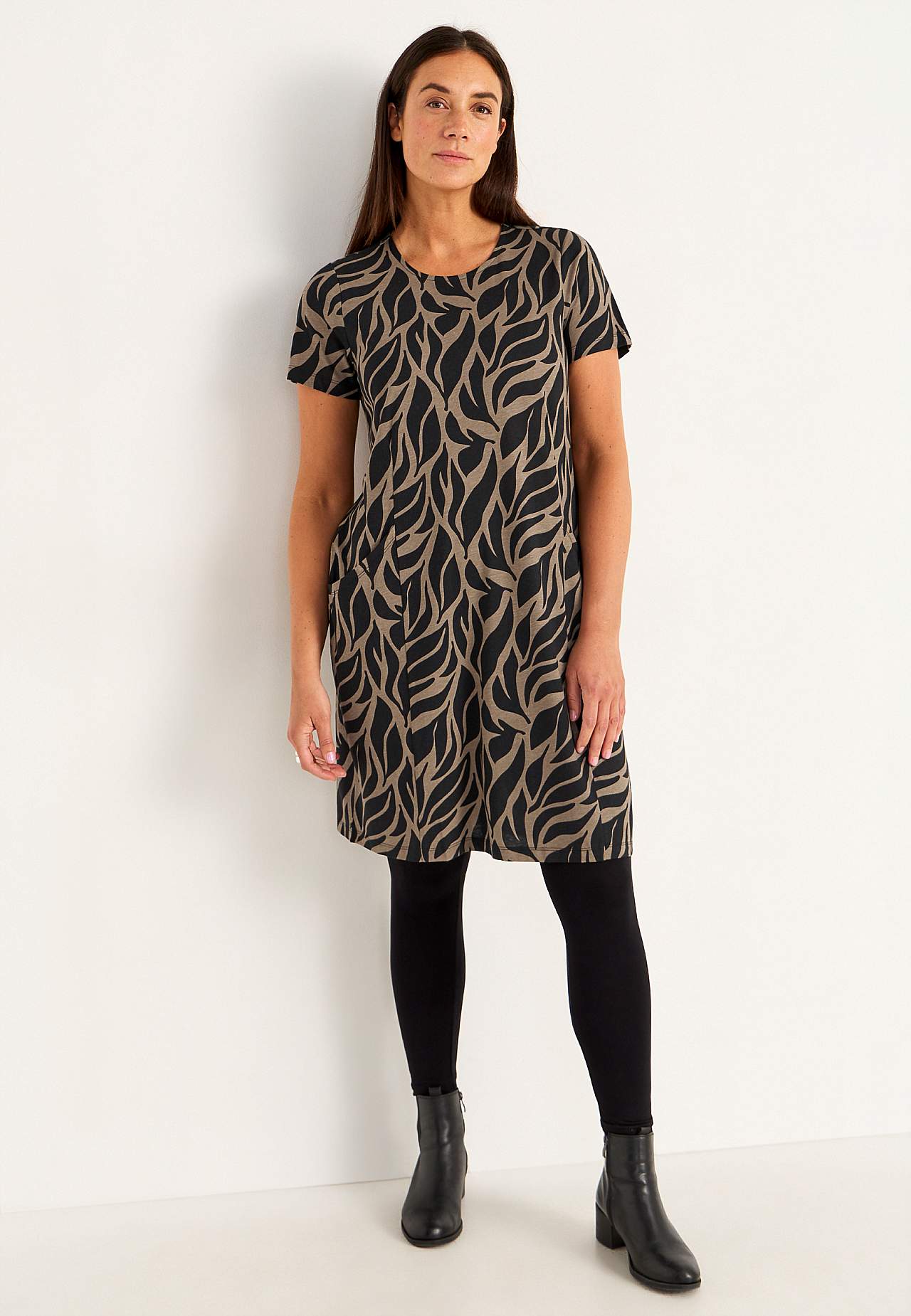 Dżersejowa sukienka z kieszeniami