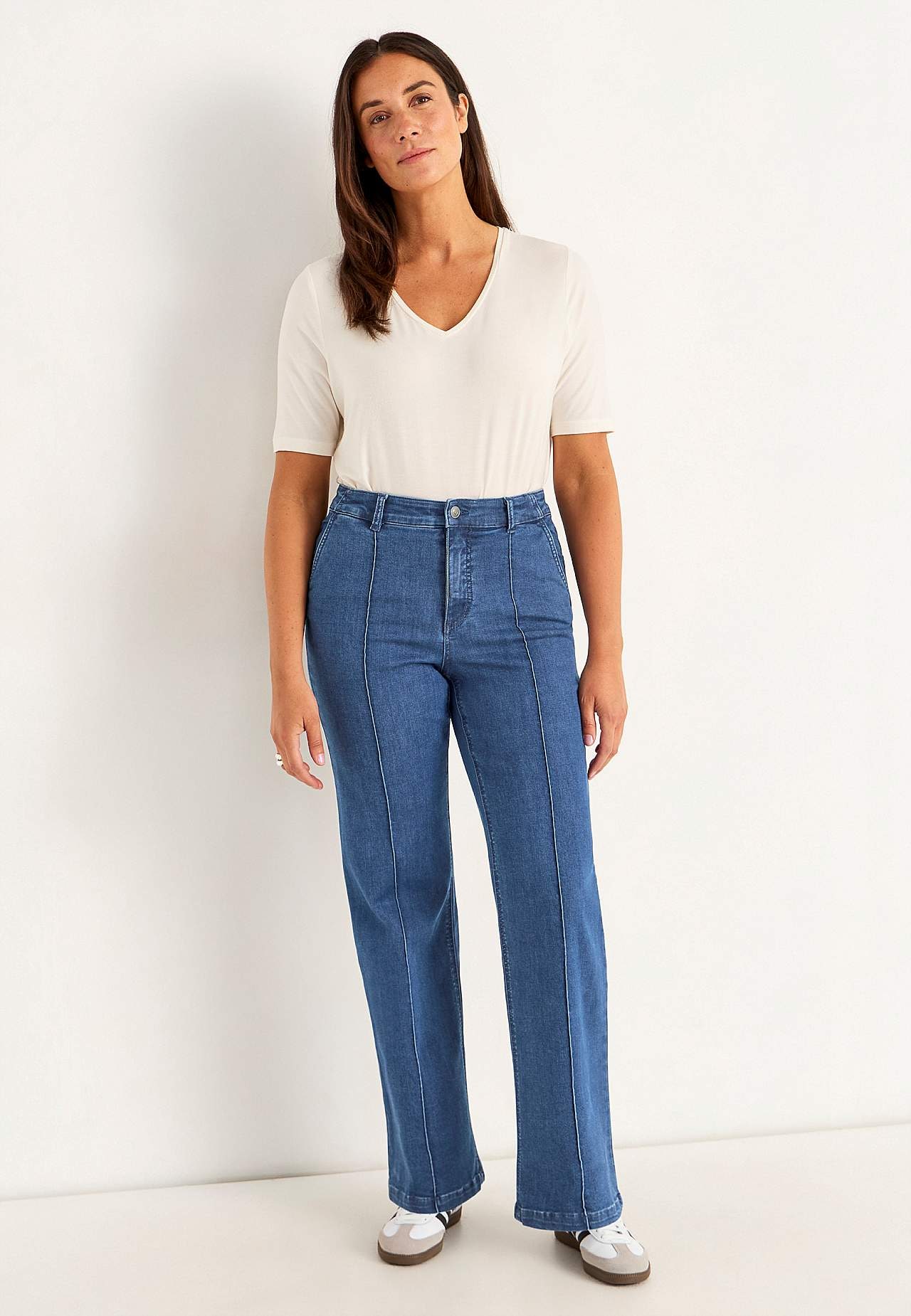 Szerokie dżinsy z kantami w oczka Mia