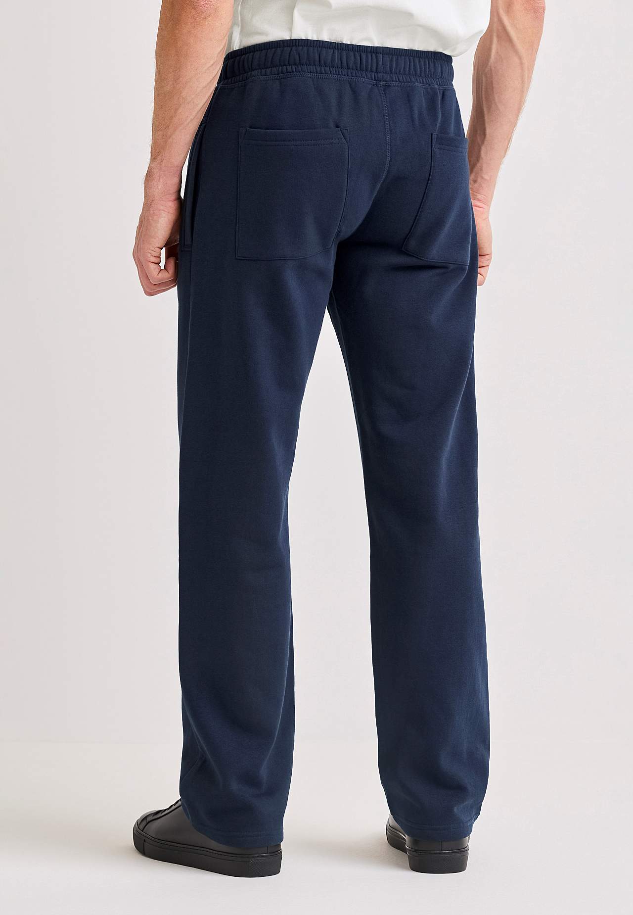 Wygodne spodnie dresowe z tylnymi kieszeniami