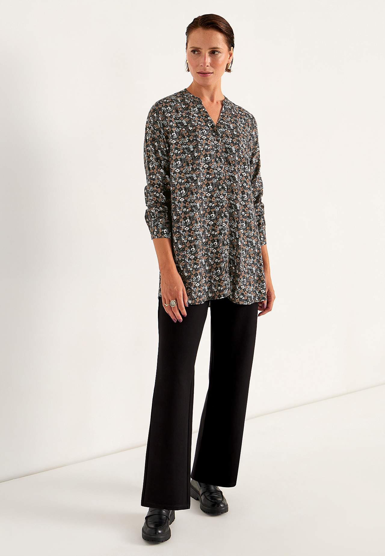 Tkana tunika z guzikami