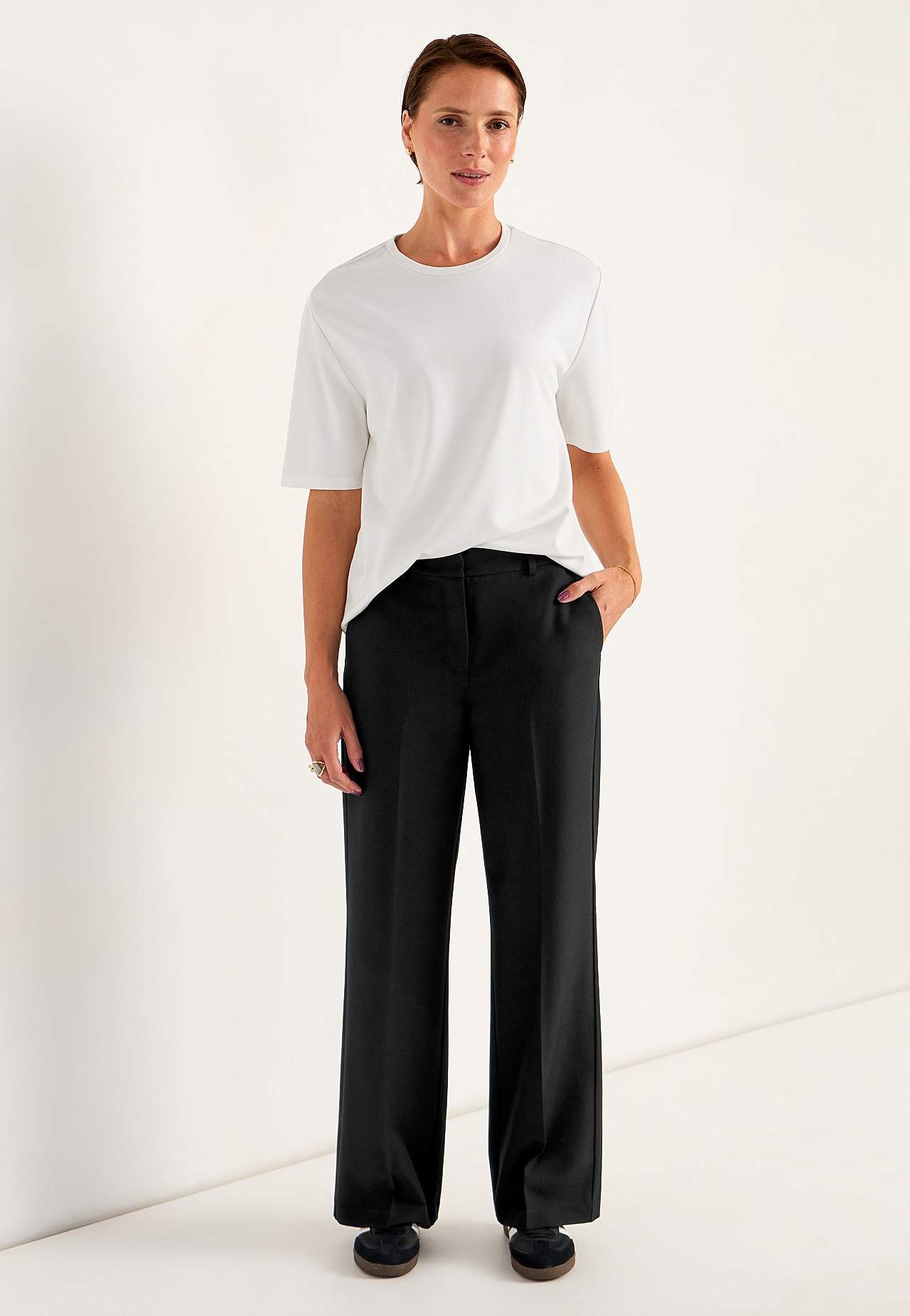 Spodnie wizytowe z kantem Pia