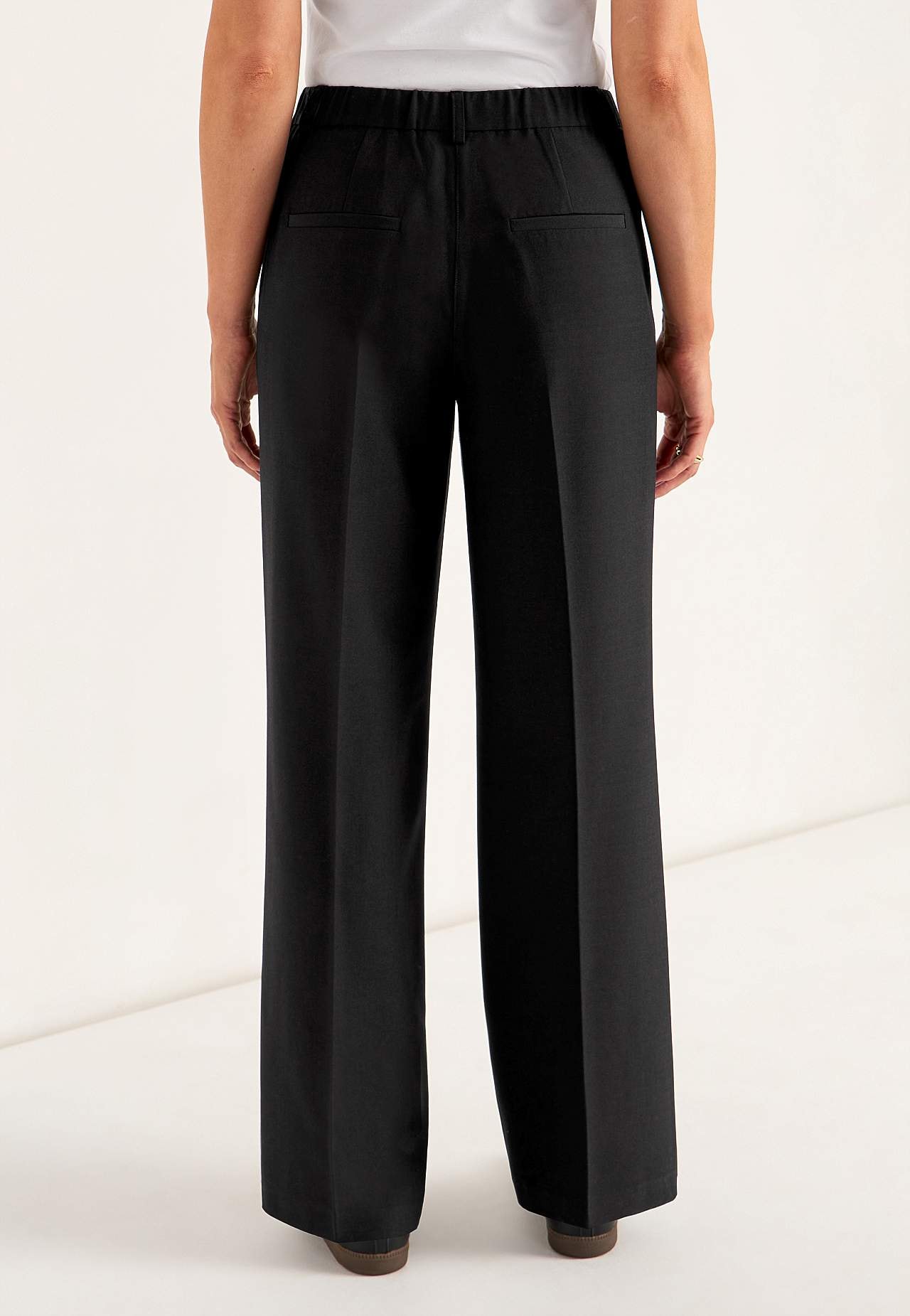 Spodnie wizytowe z kantem Pia