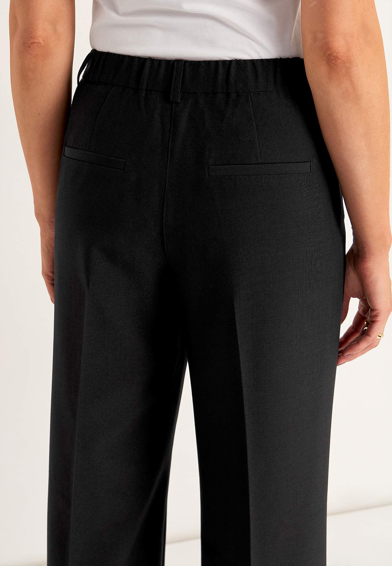 Spodnie wizytowe z kantem Pia