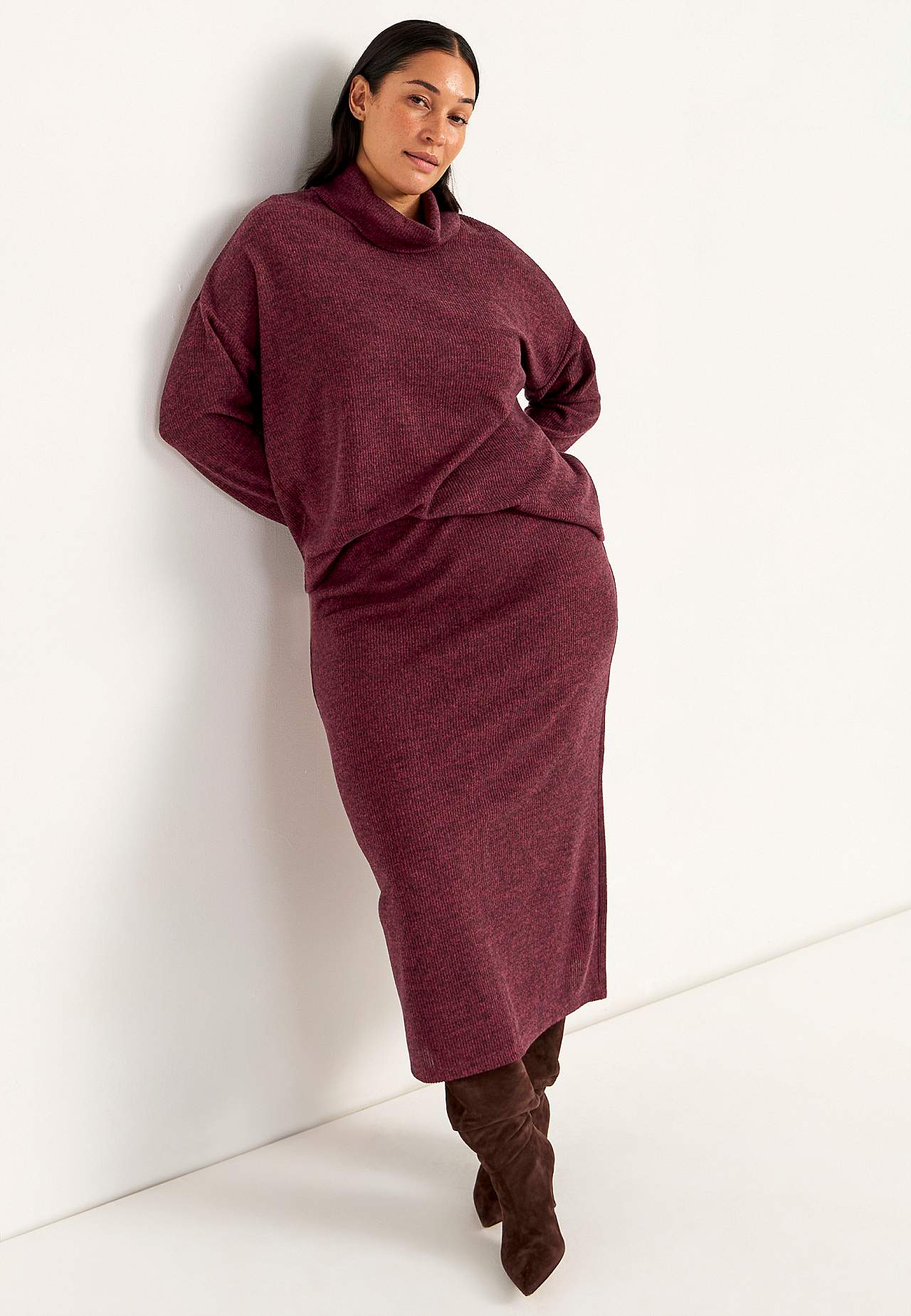 Super miękka spódnica z rozcięciem Beata