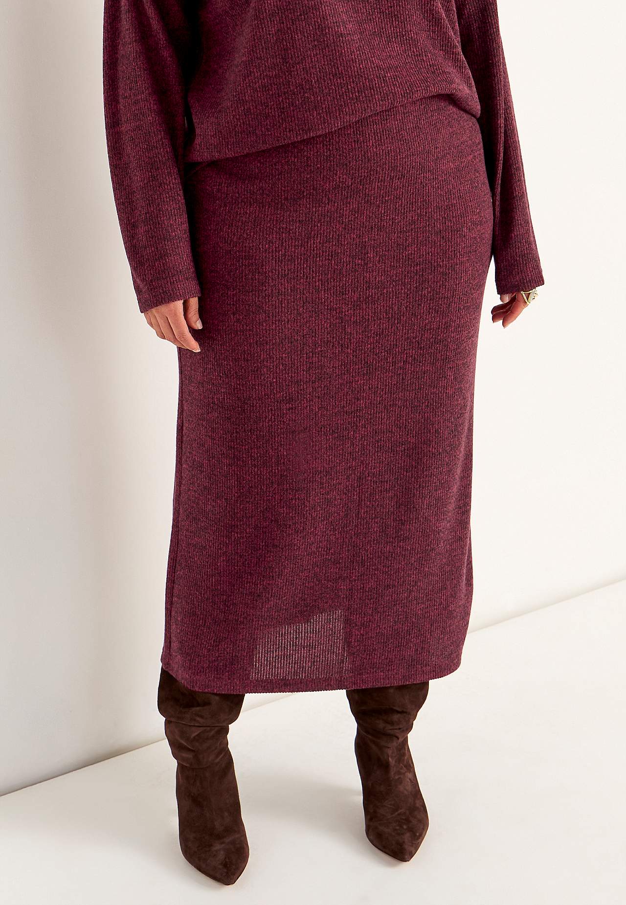 Super miękka spódnica z rozcięciem Beata