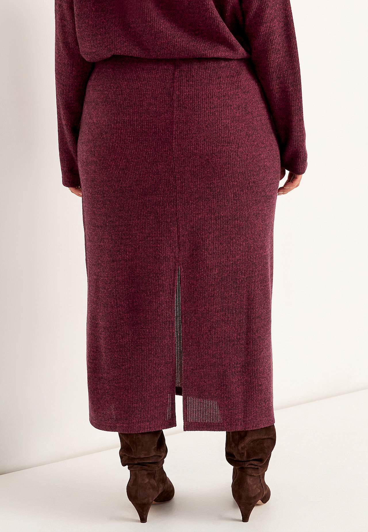 Super miękka spódnica z rozcięciem Beata