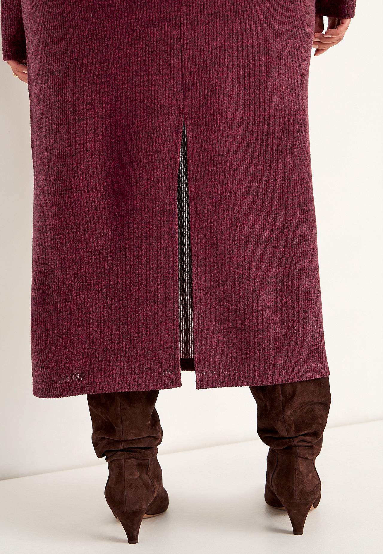 Super miękka spódnica z rozcięciem Beata