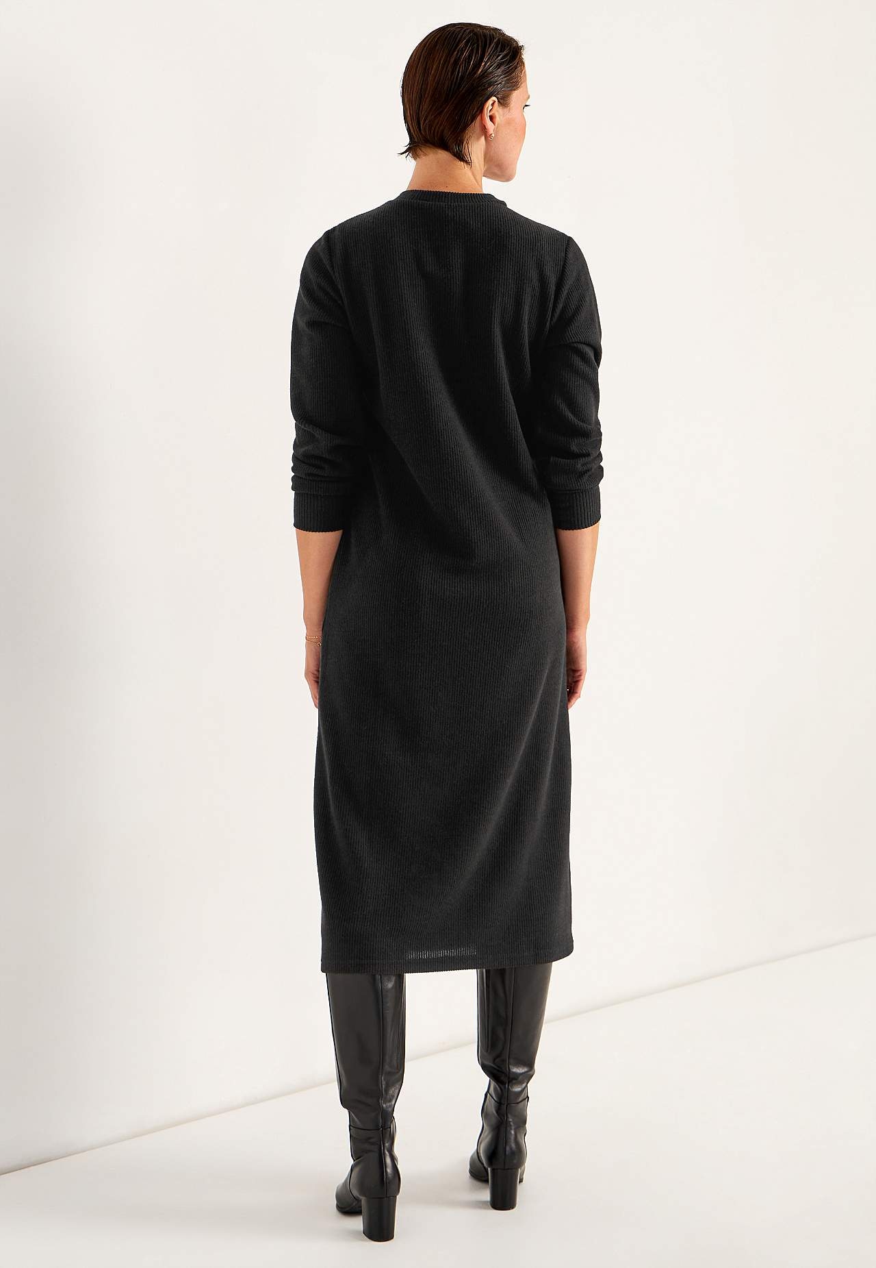 Super miękka sukienka z kieszeniami