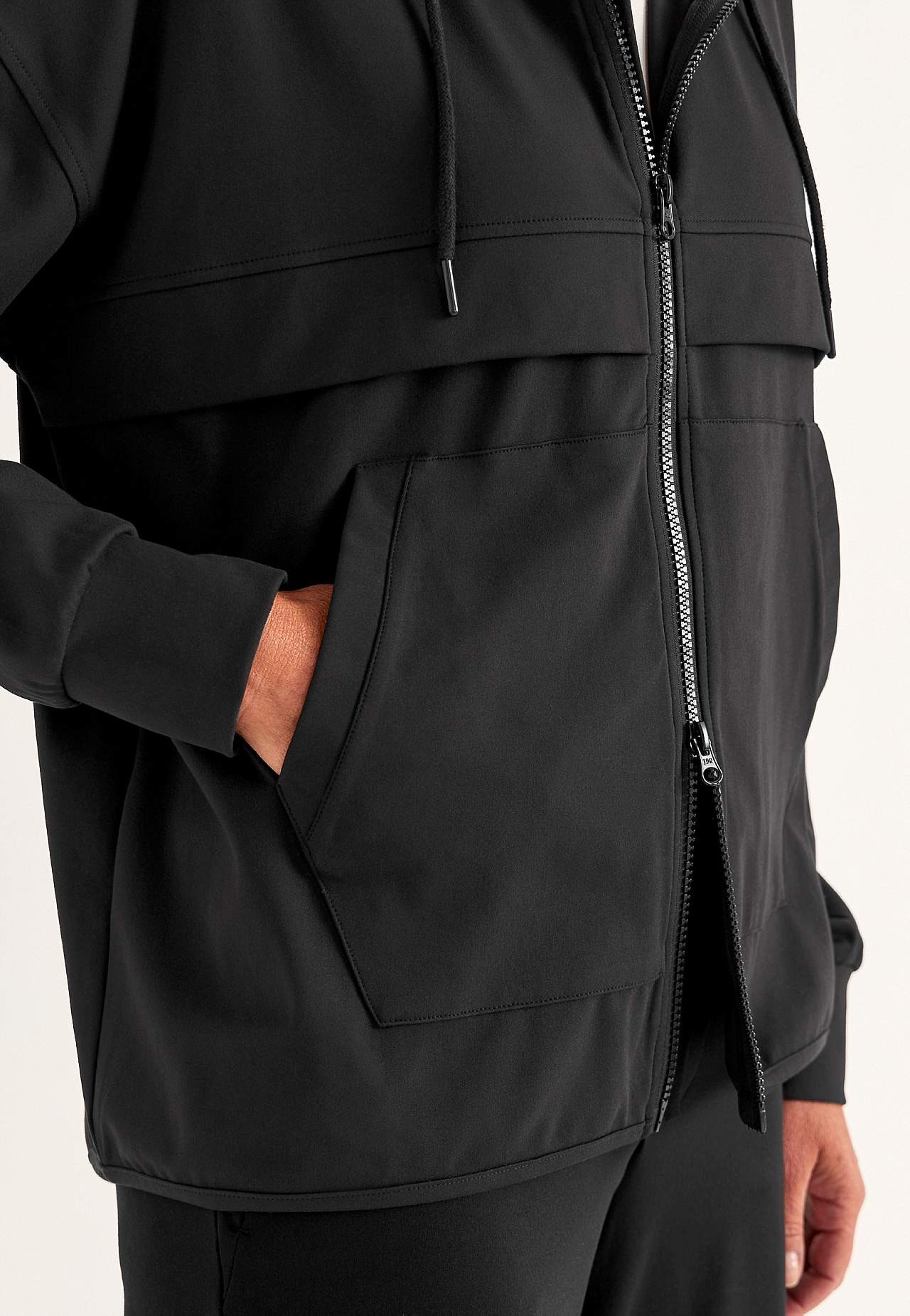 Wszechstronna kurtka z kapturem Daria