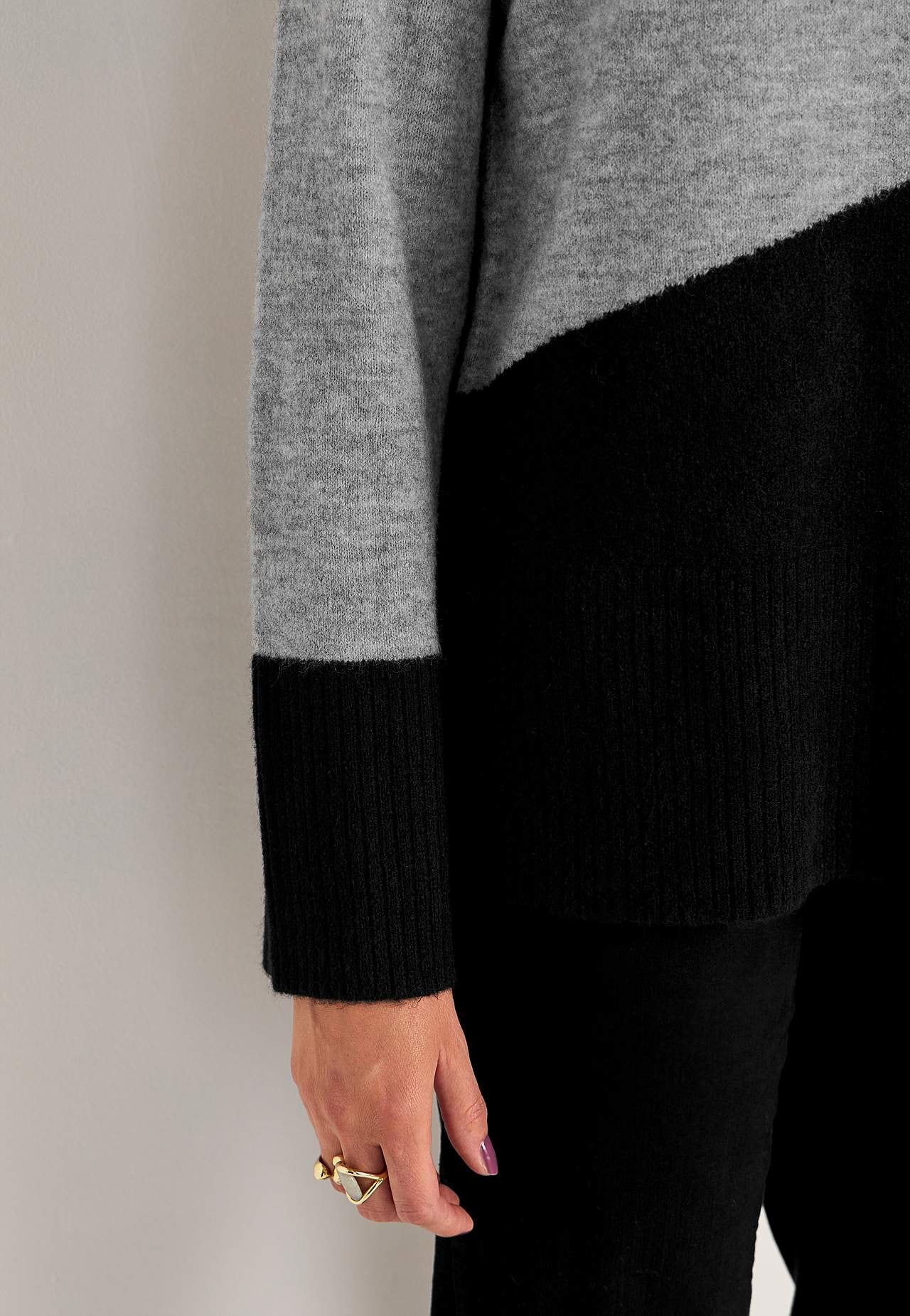 Dzianinowy sweter z okrągłym dekoltem