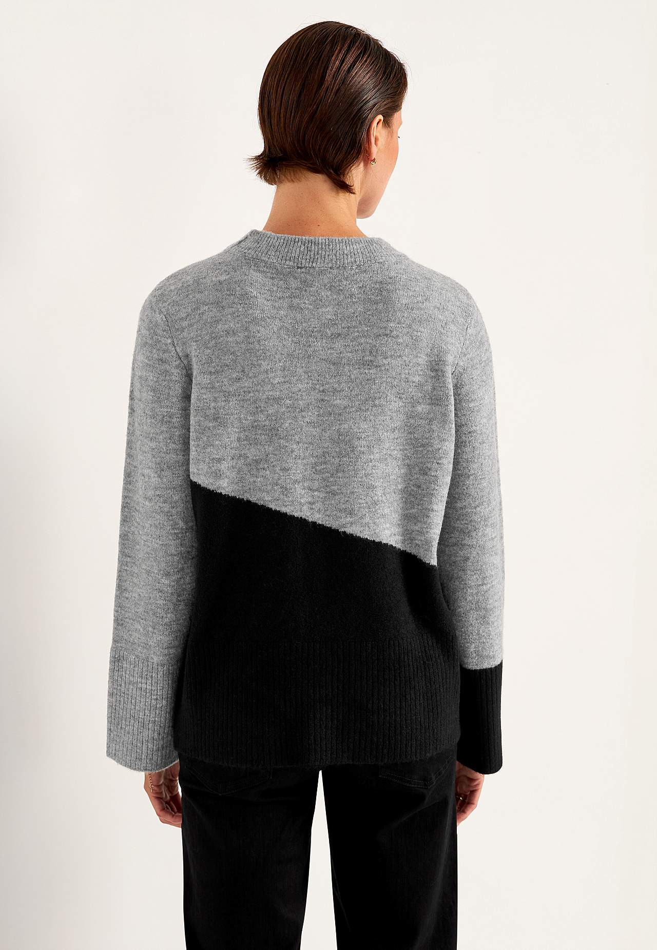Dzianinowy sweter z okrągłym dekoltem