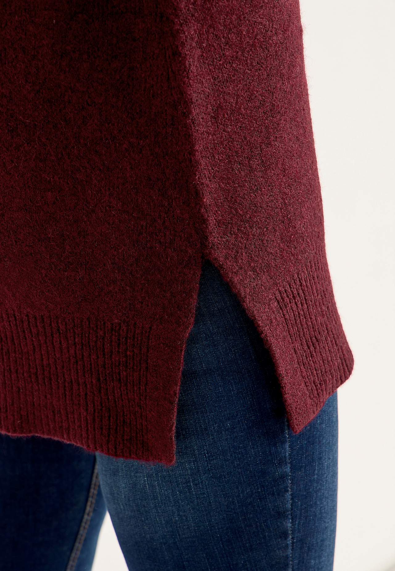 Dzianinowa tunika z rozcięciami