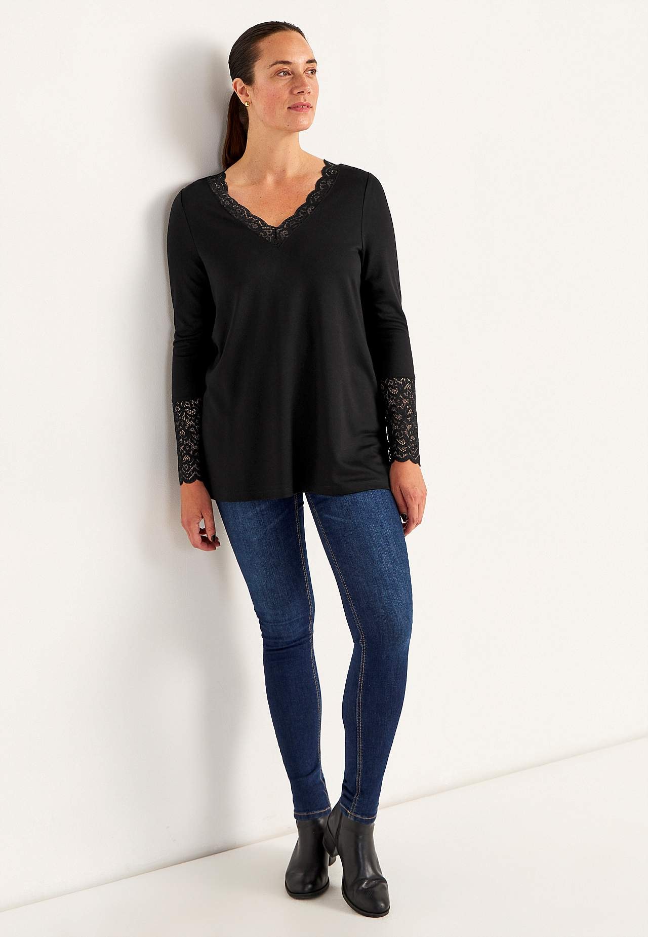 Tunika z dżerseju z koronkowymi detalami