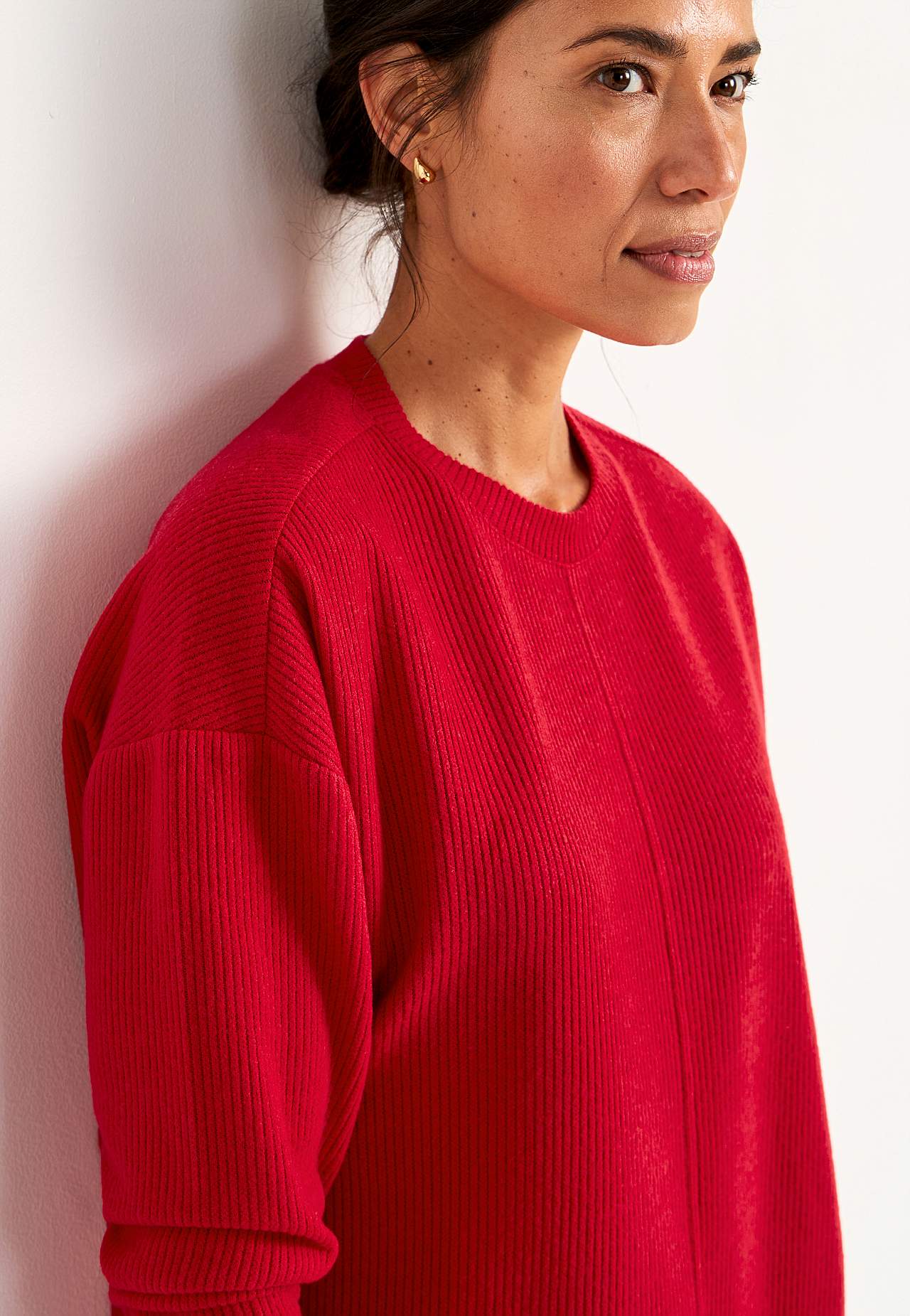 Super miękki sweter z dekoracyjnym szwem środkowym Beata