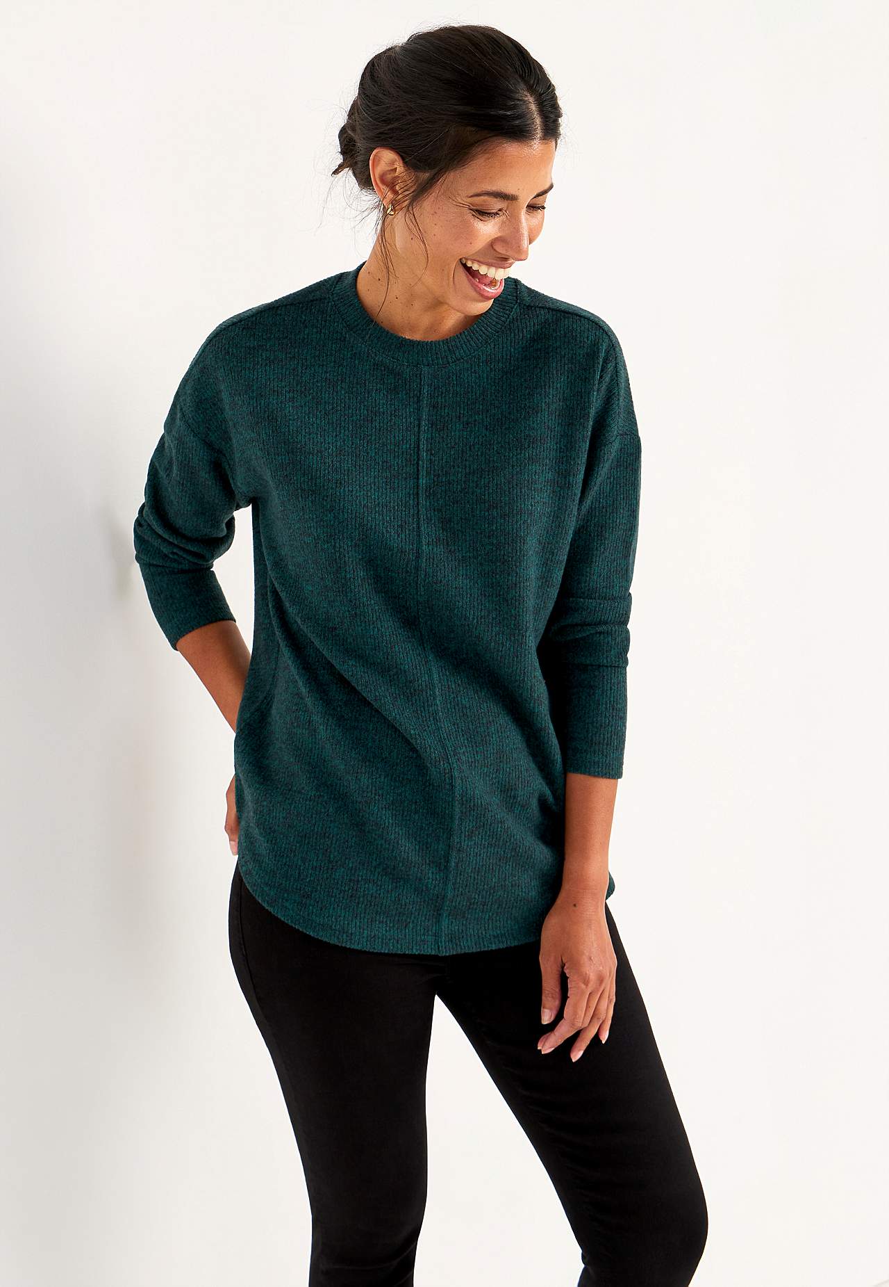 Super miękki sweter z dekoracyjnym szwem środkowym Beata