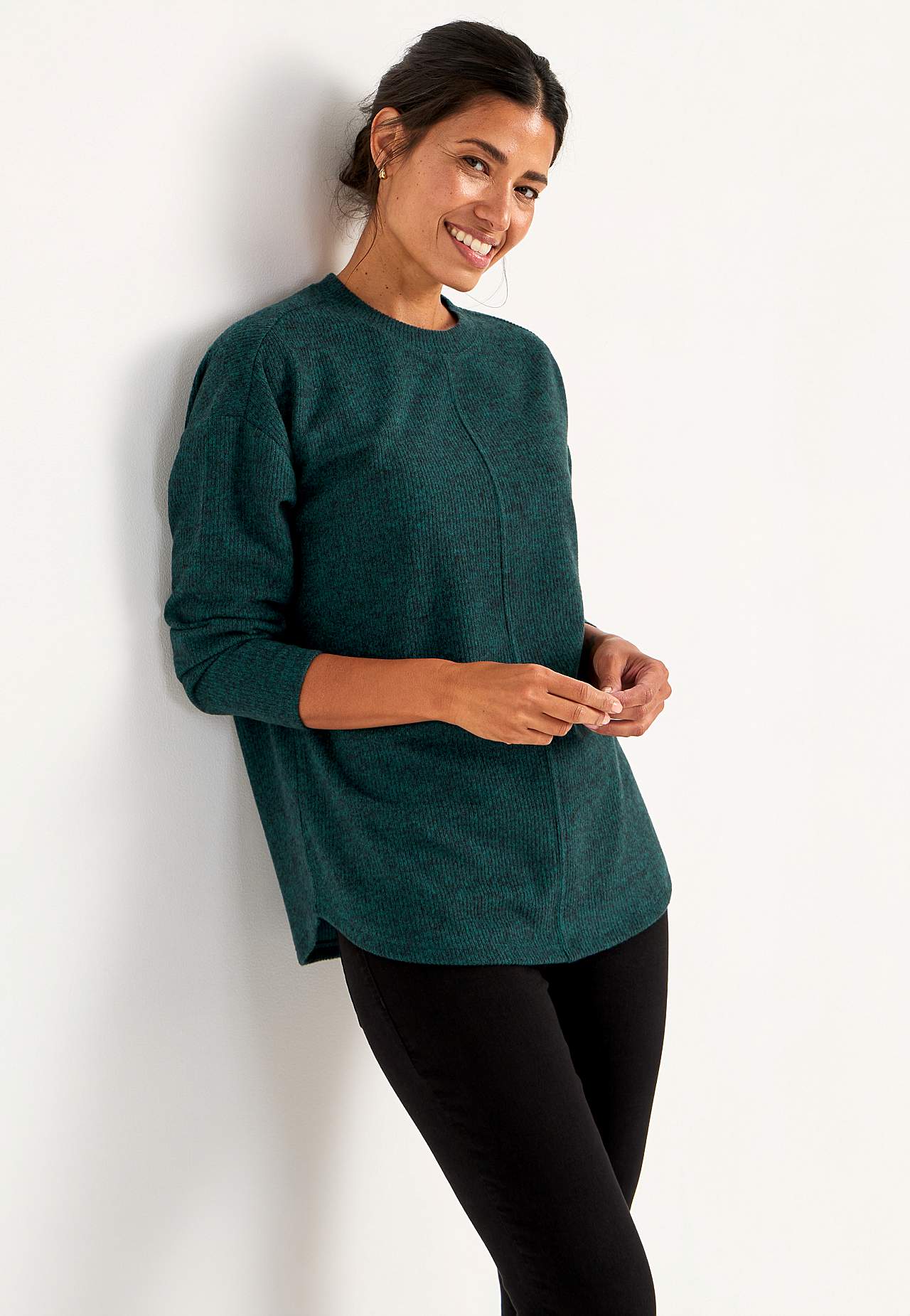 Super miękki sweter z dekoracyjnym szwem środkowym Beata