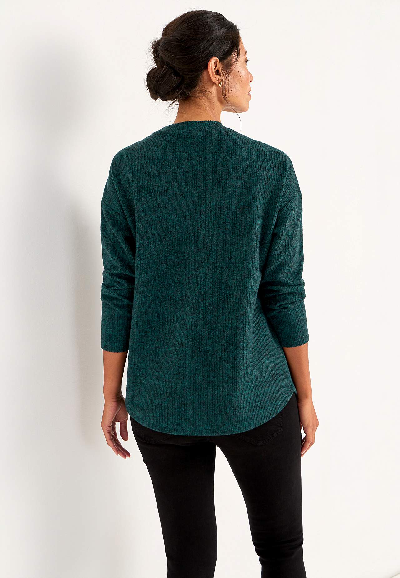 Super miękki sweter z dekoracyjnym szwem środkowym Beata