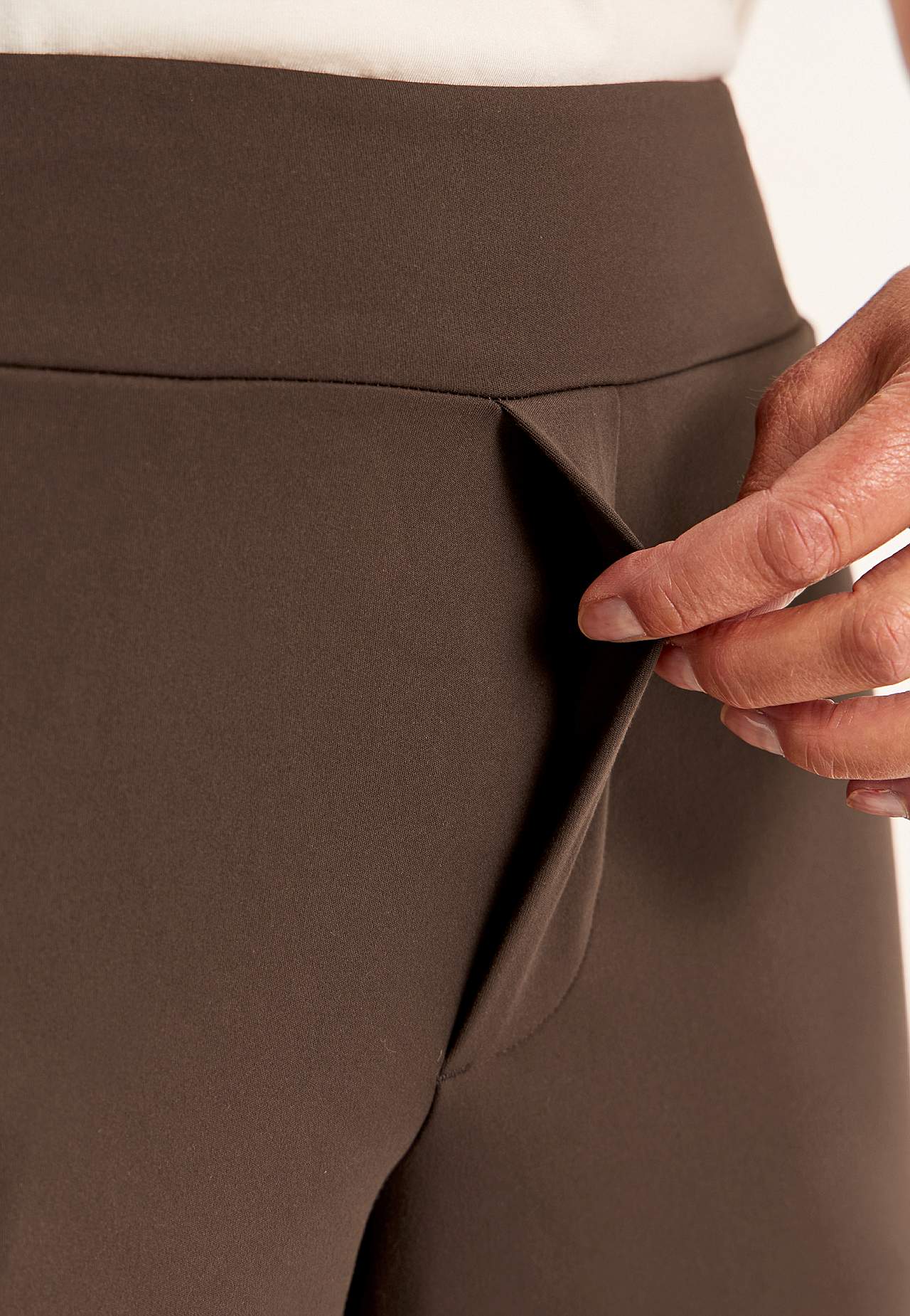 Wszechstronne i szerokie spodnie z dżerseju Daria