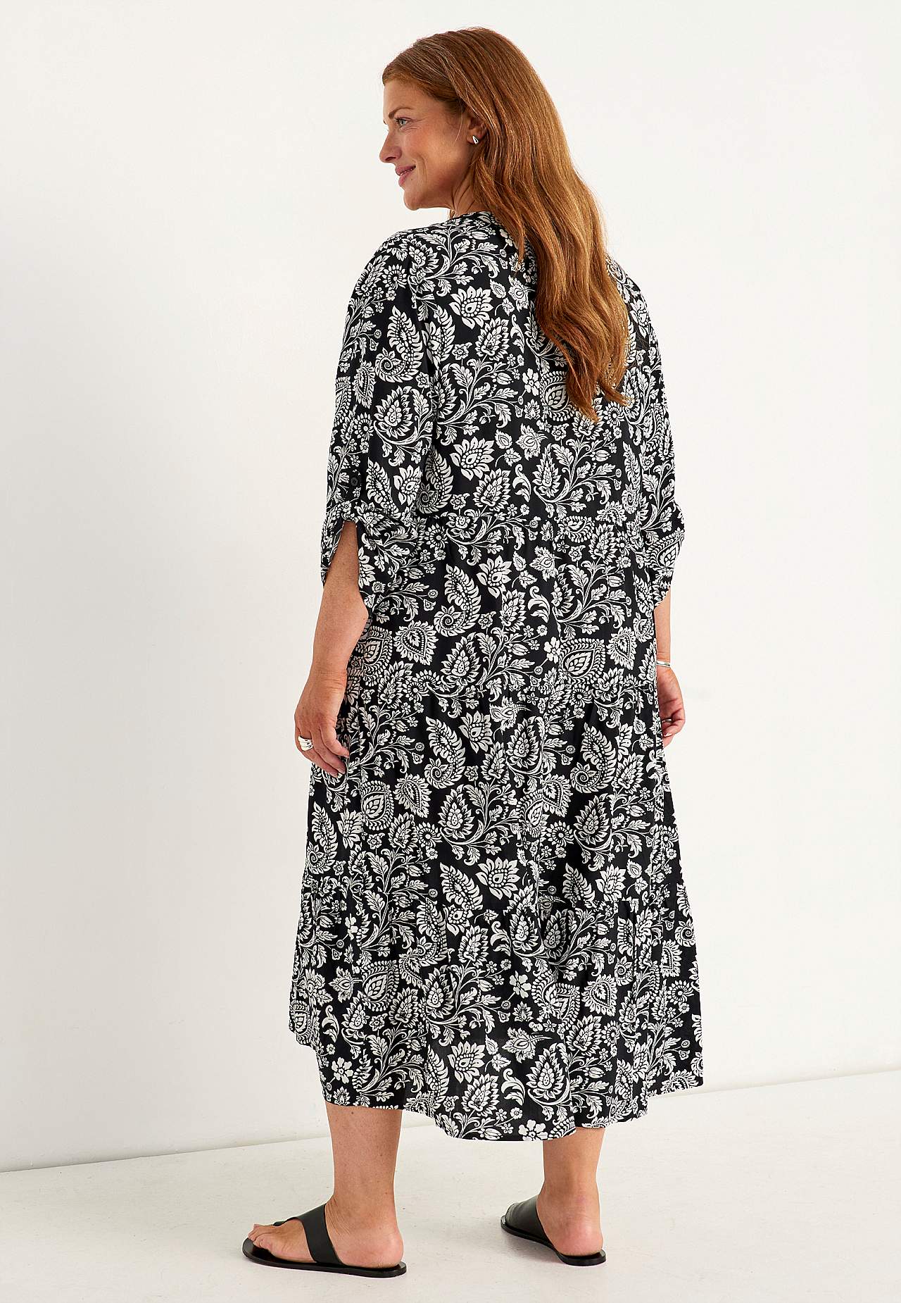 Sukienka z falbankami