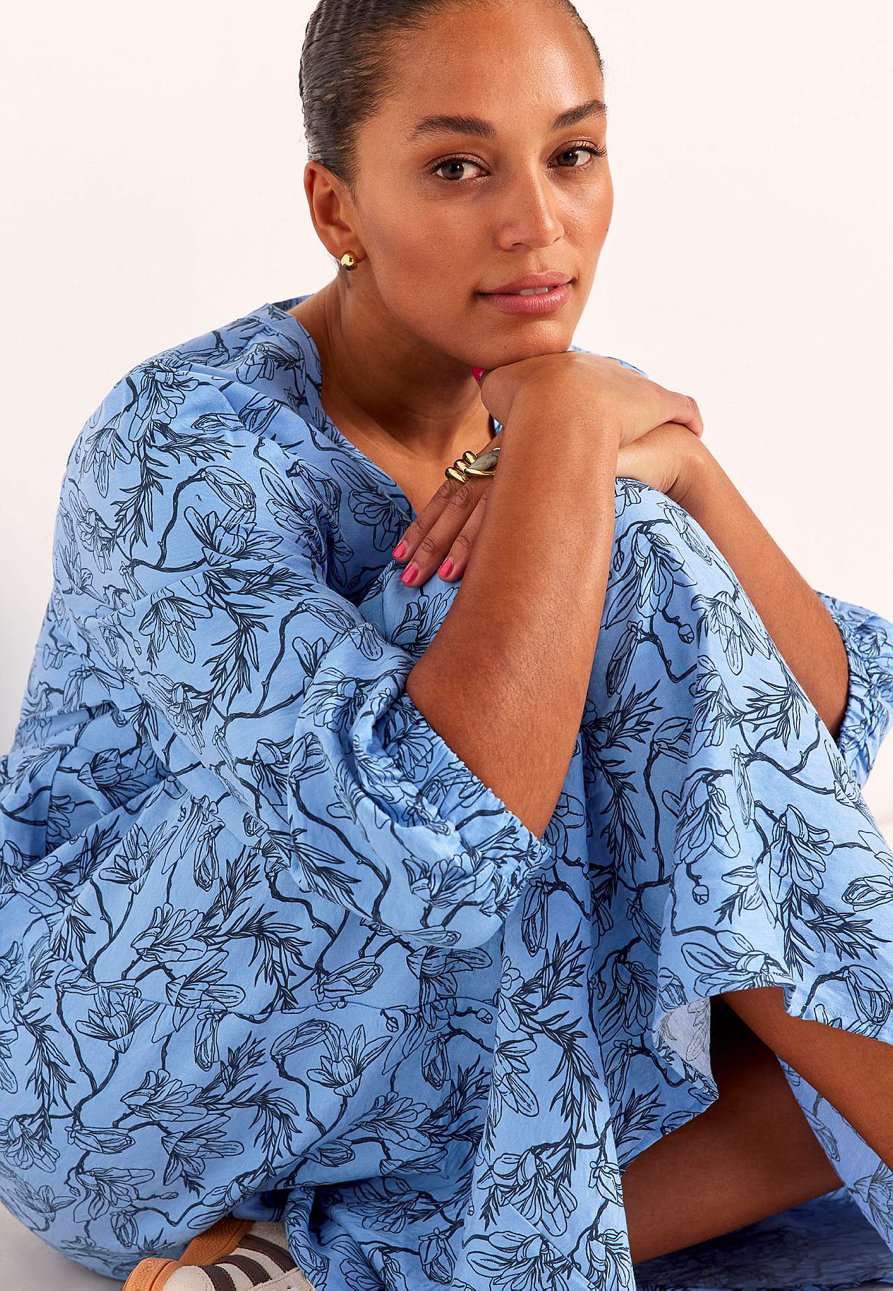 Tkana i wzorzysta sukienka