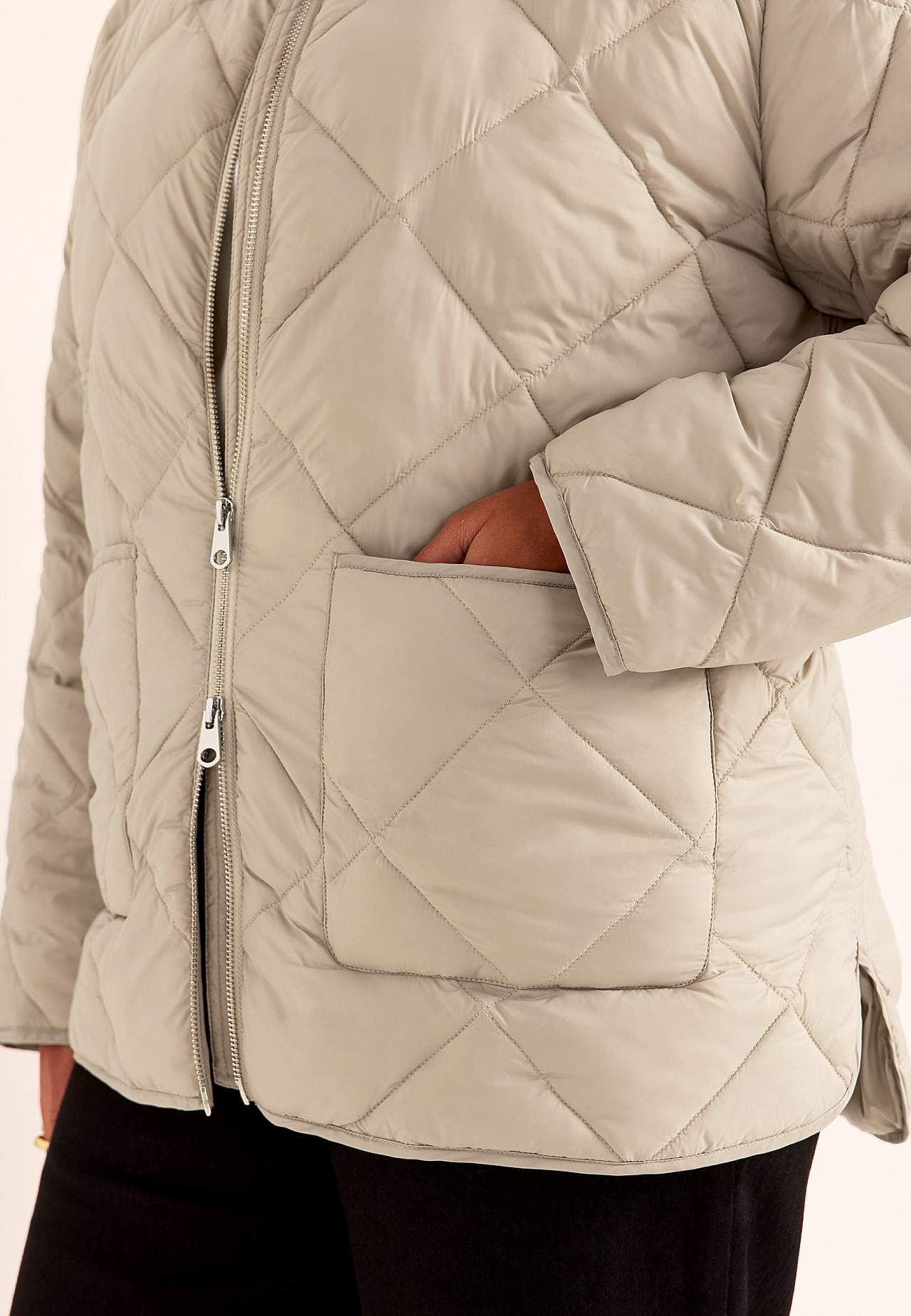 Pikowana lekka kurtka