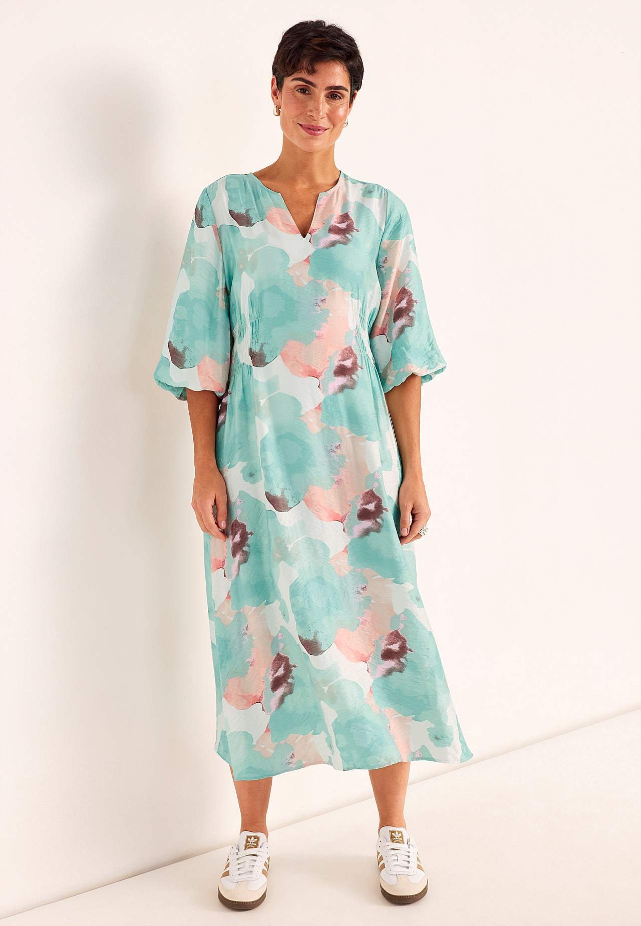 Sukienka z podszytym bufiastym rękawem