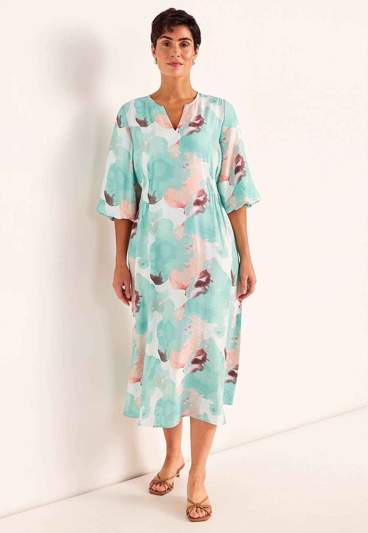 Sukienka z podszytym bufiastym rękawem