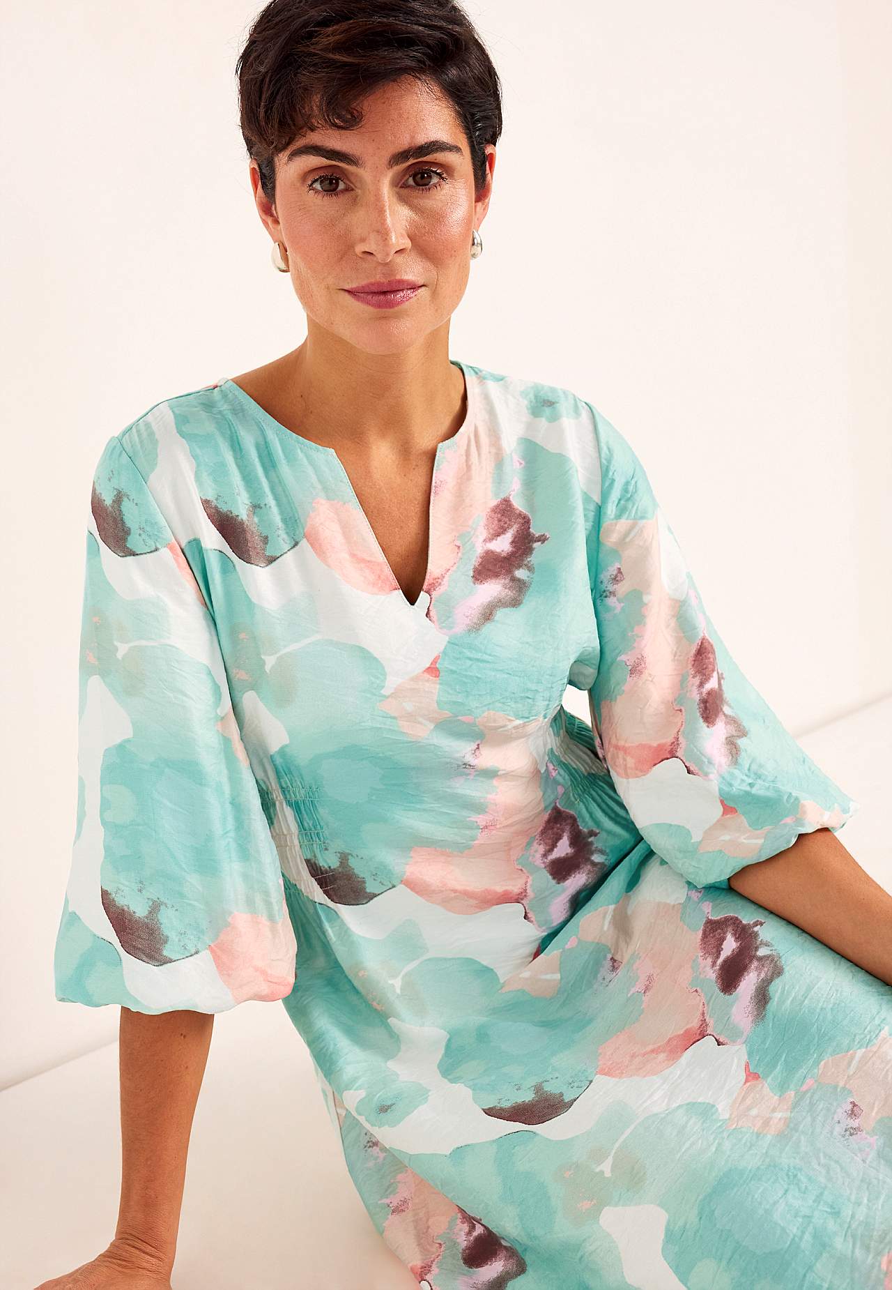 Sukienka z podszytym bufiastym rękawem