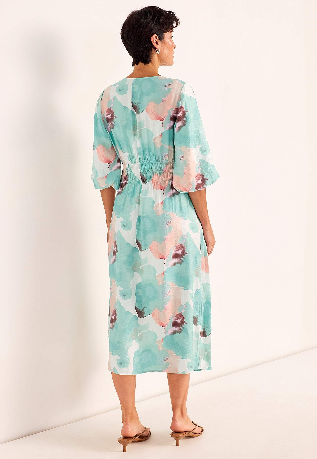 Sukienka z podszytym bufiastym rękawem