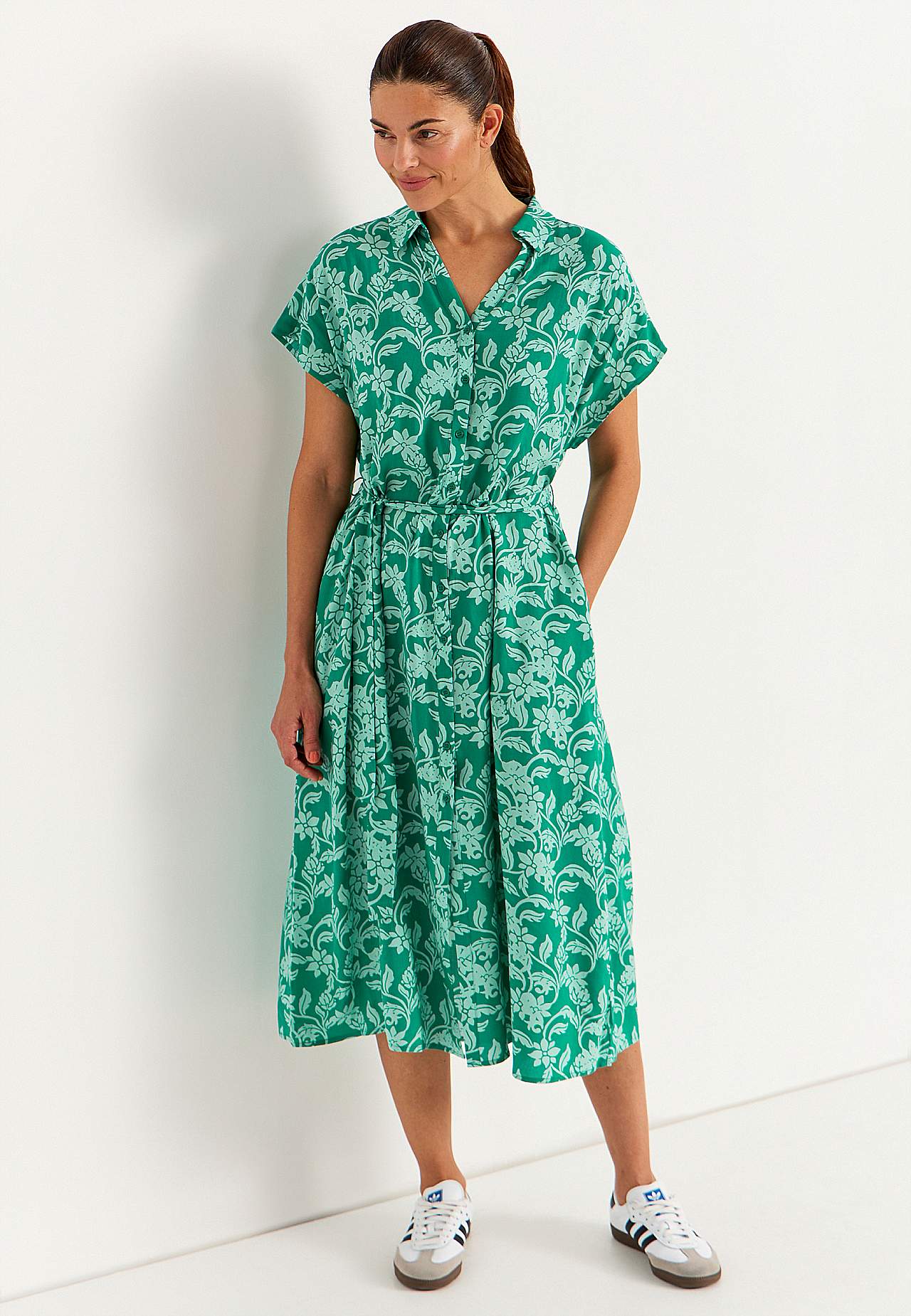 Sukienka koszulowa z kieszeniami