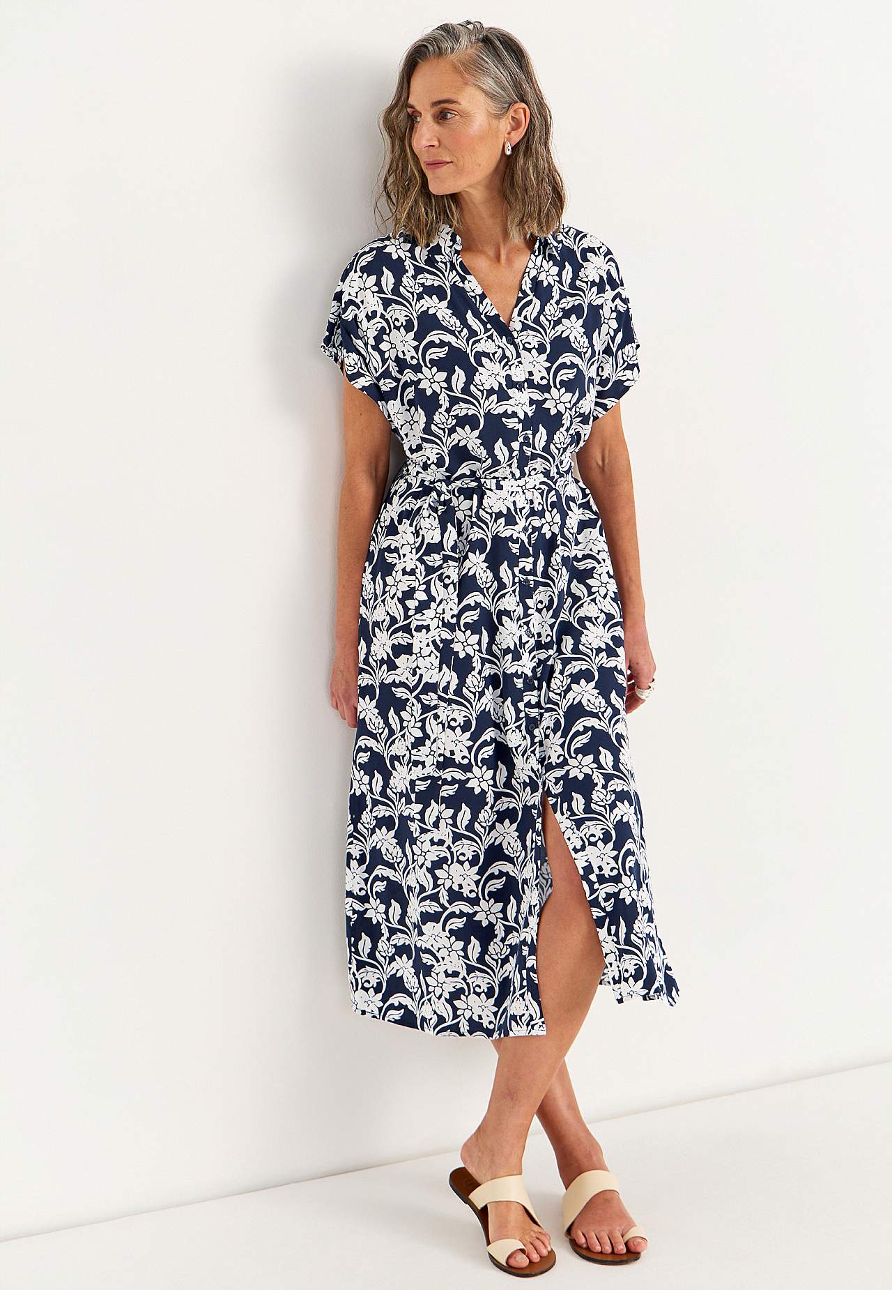 Sukienka koszulowa z kieszeniami