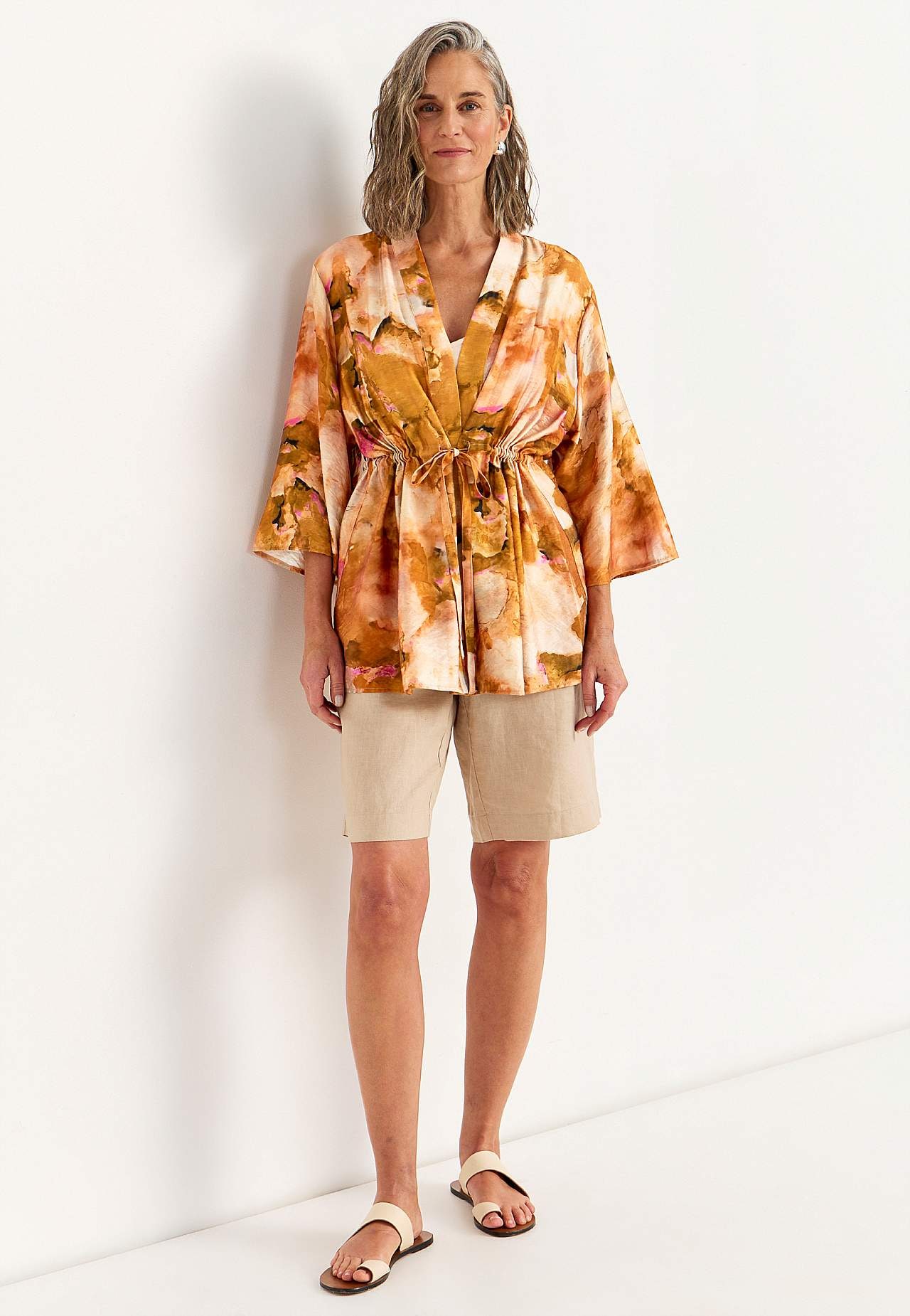 Wzorzysta i elastyczna kurtka kimono